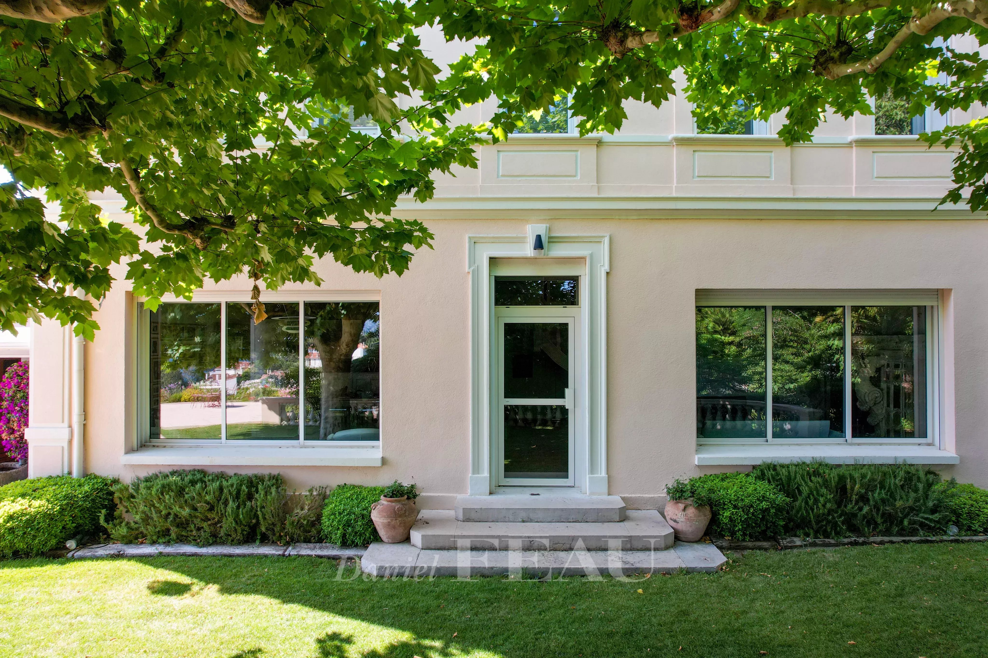 Sale House Marseille 7ème