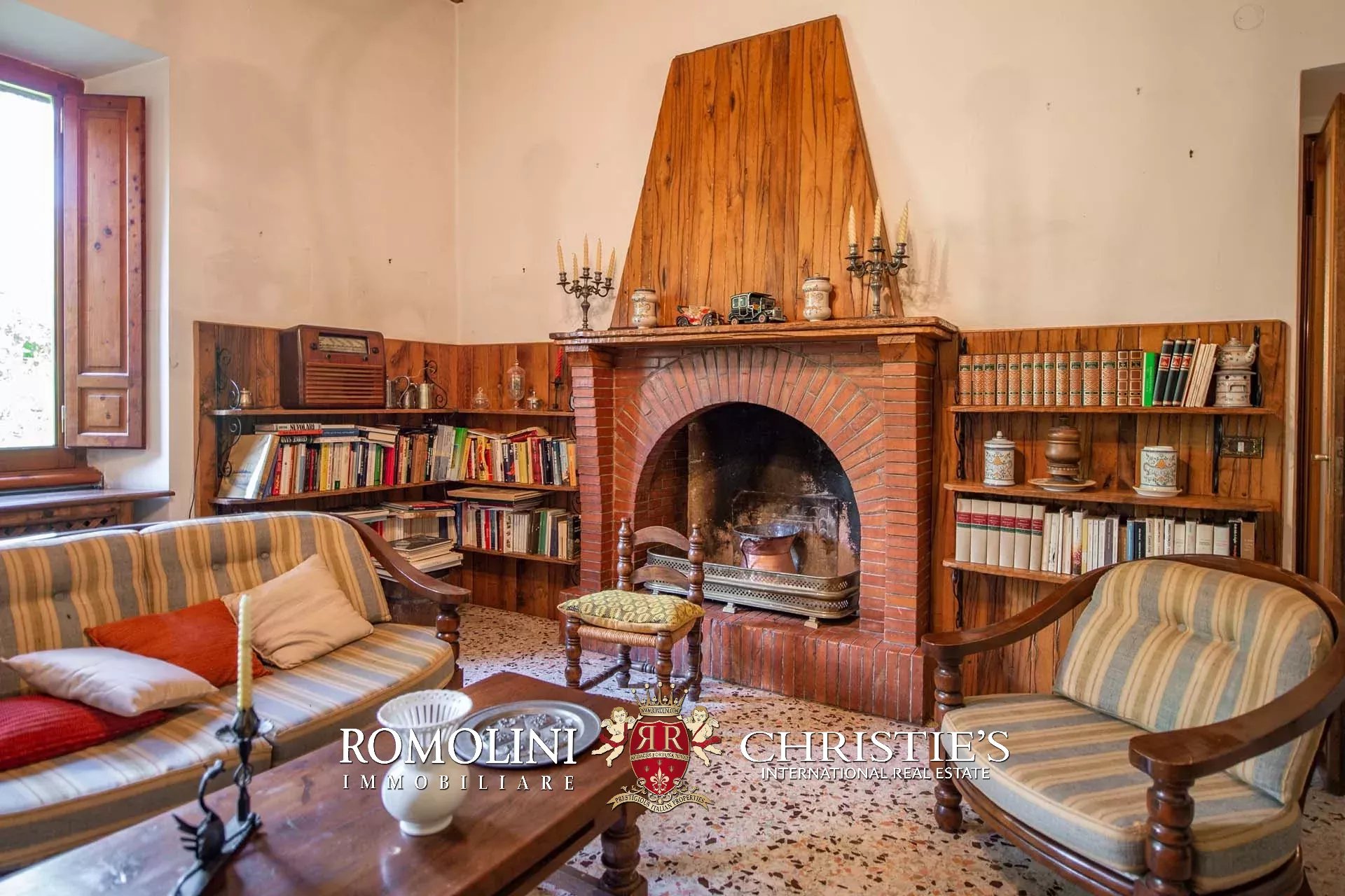 6 Bedroom Villa/Townhouse's Image 28