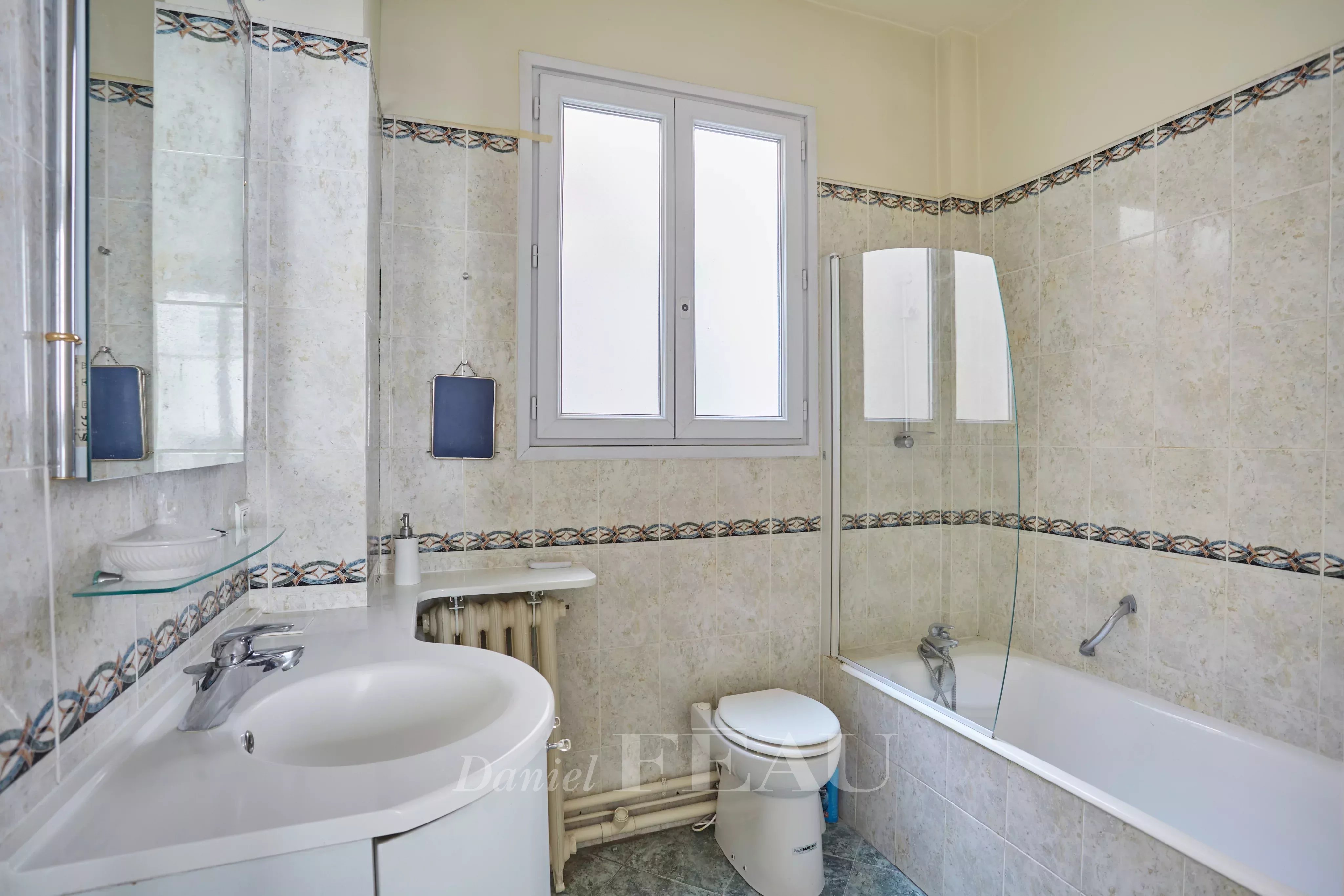 Sale Apartment Paris 16th
