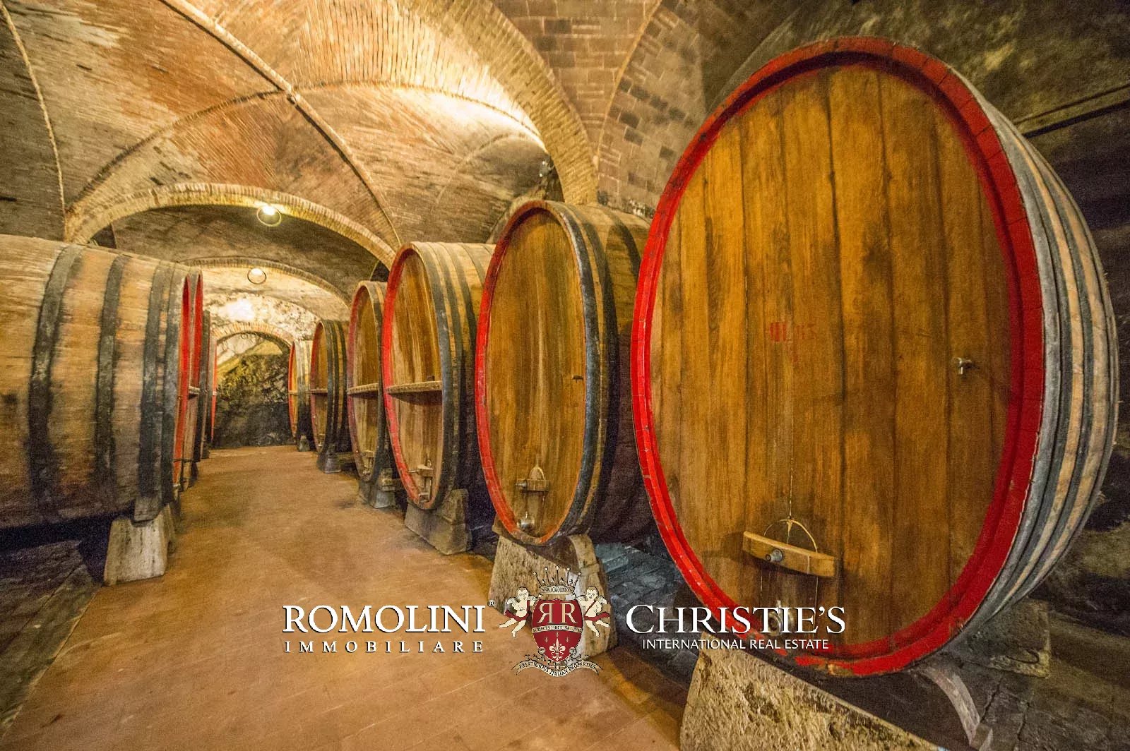 LUXURY HISTORICAL VILLA FOR SALE IN RADDA IN CHIANTI, TUSCANY