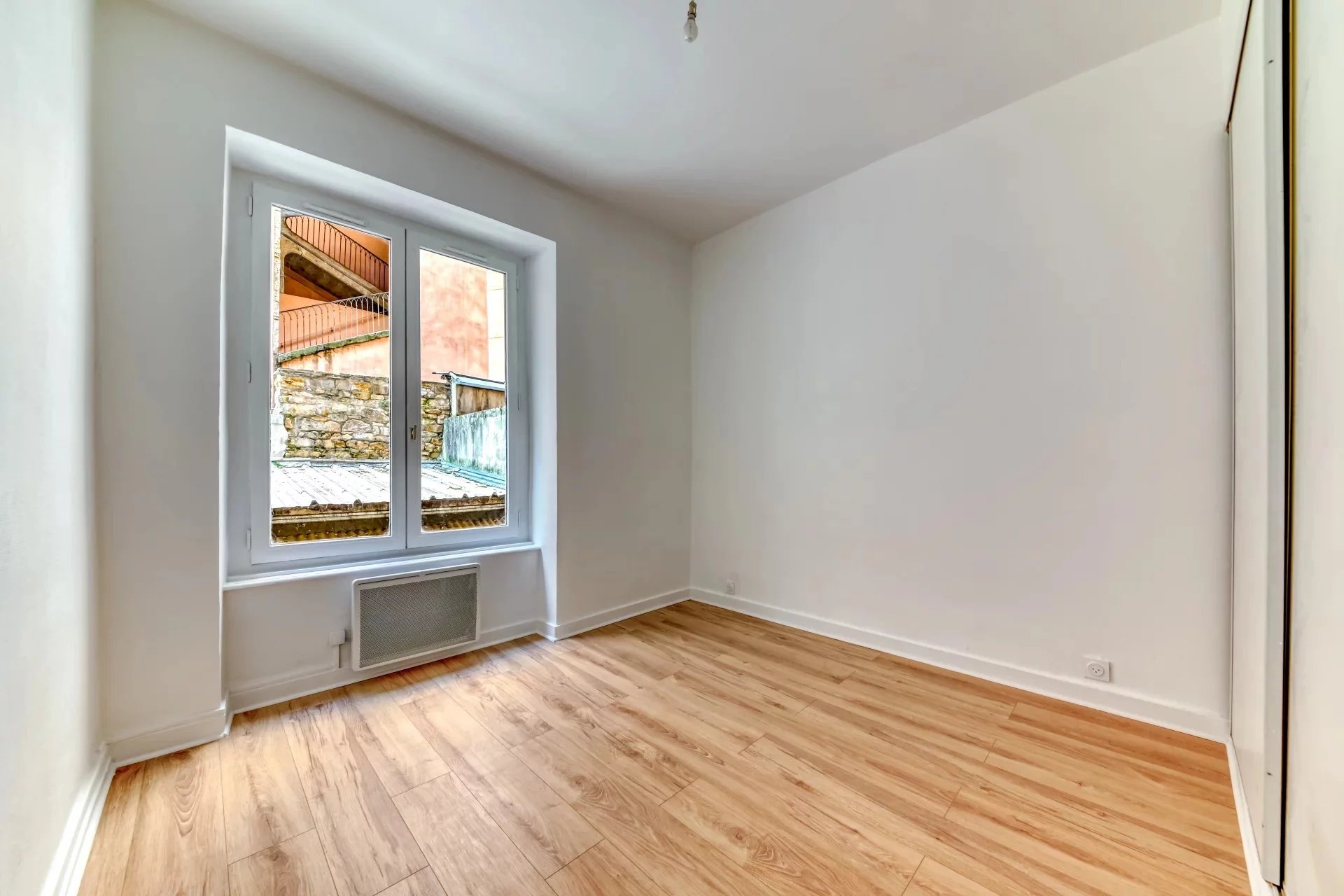 524980 Location Lyon 1er