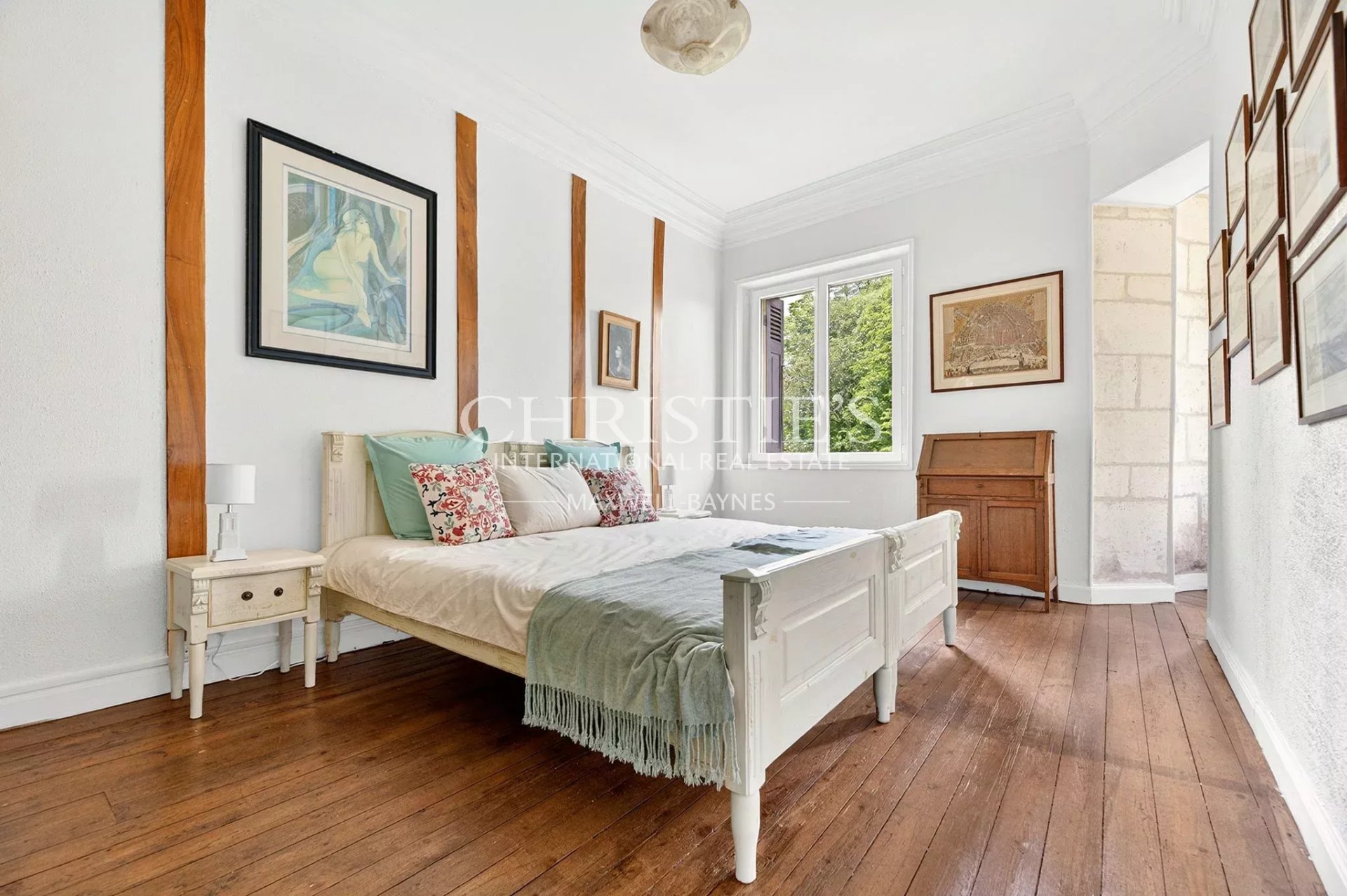 9 Bedroom Chateau's Image 8