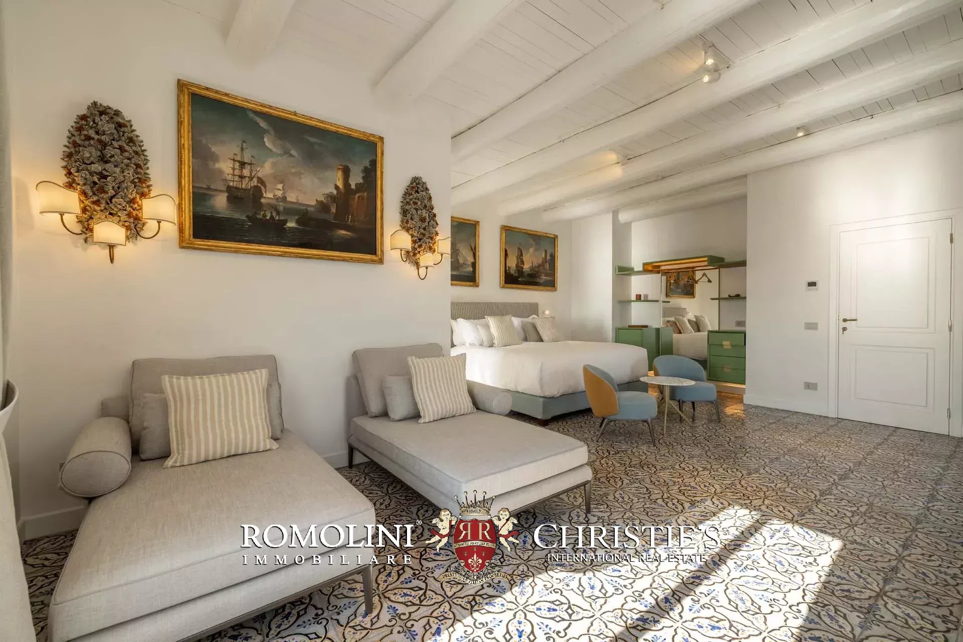 8 Bedroom Villa/Townhouse's Image 91