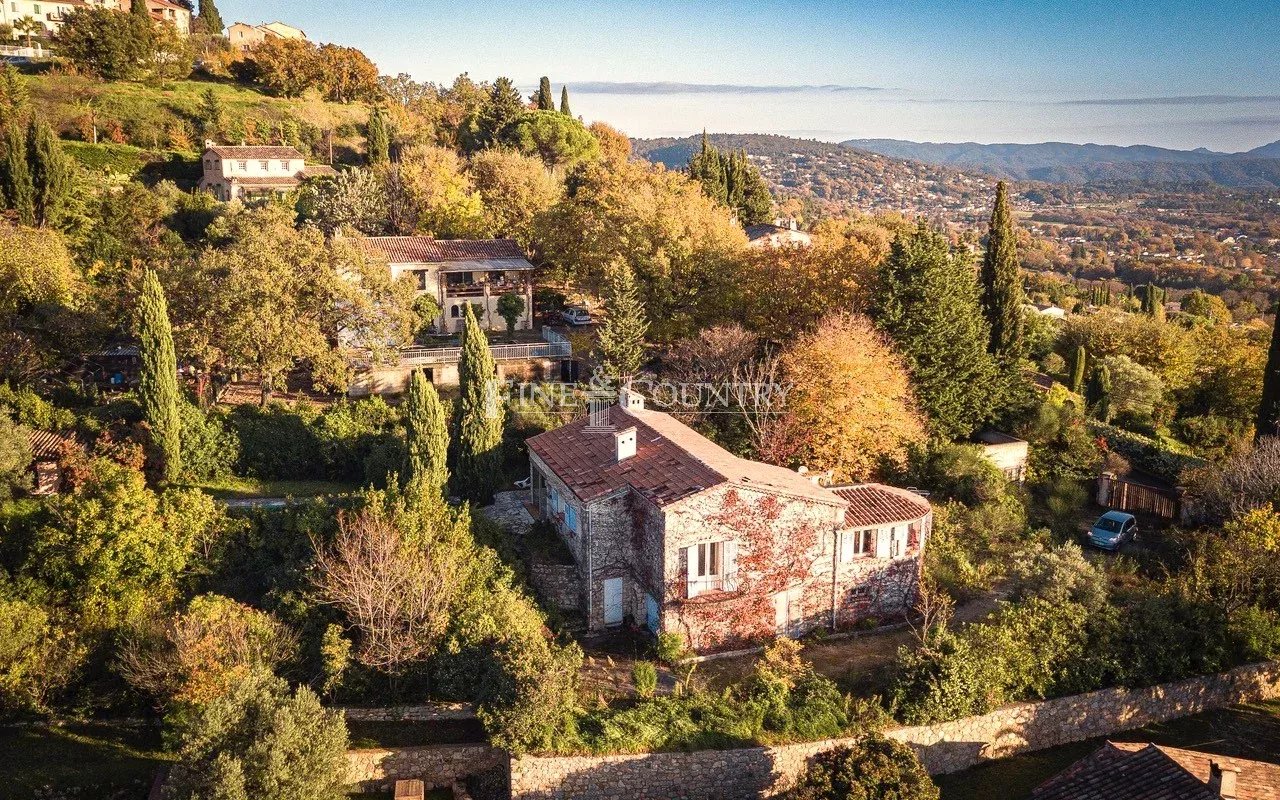 Photo of Villa For Sale in Montauroux for renovation