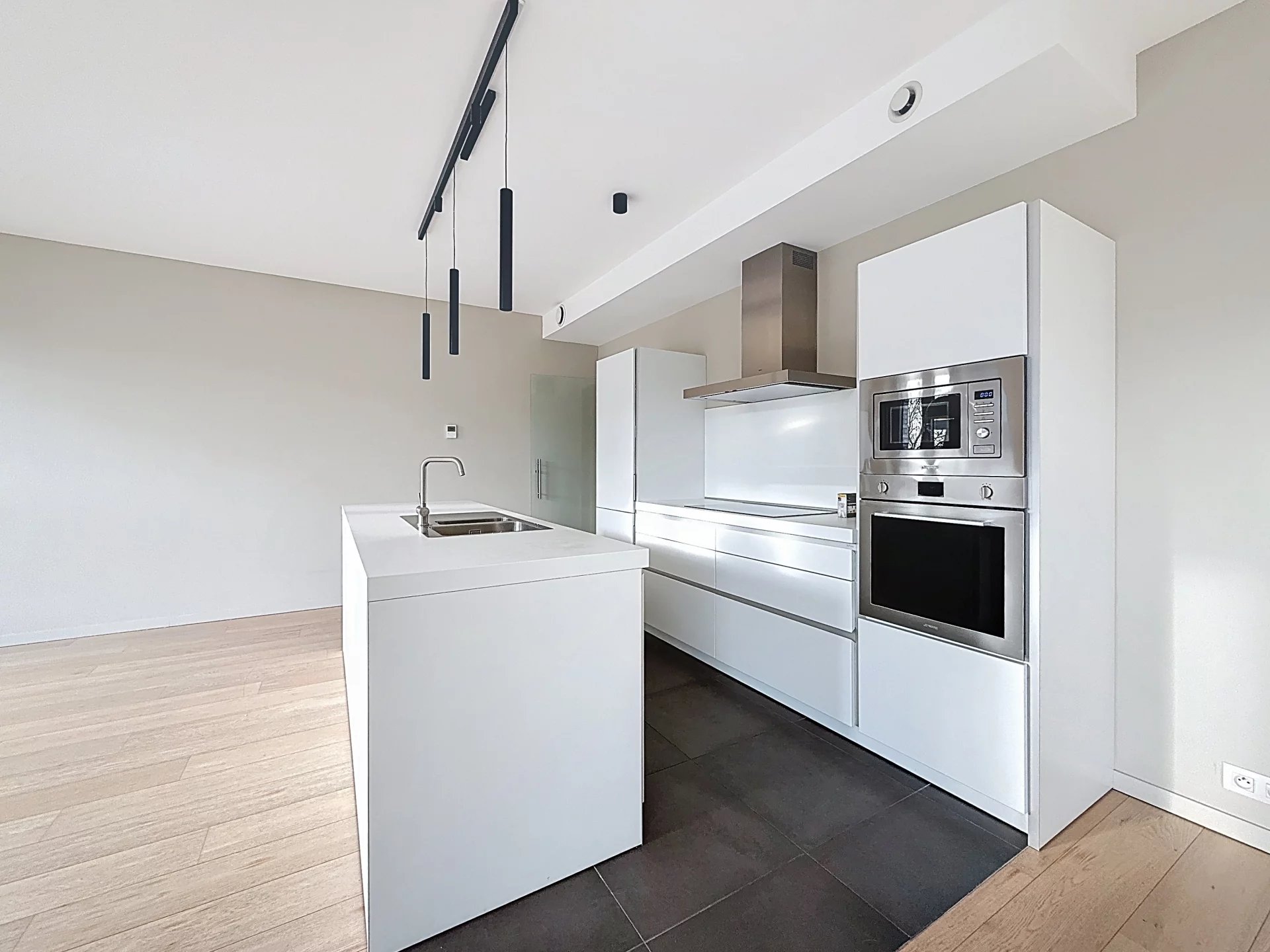 Magnificent 3-bedroom apartment with terrace