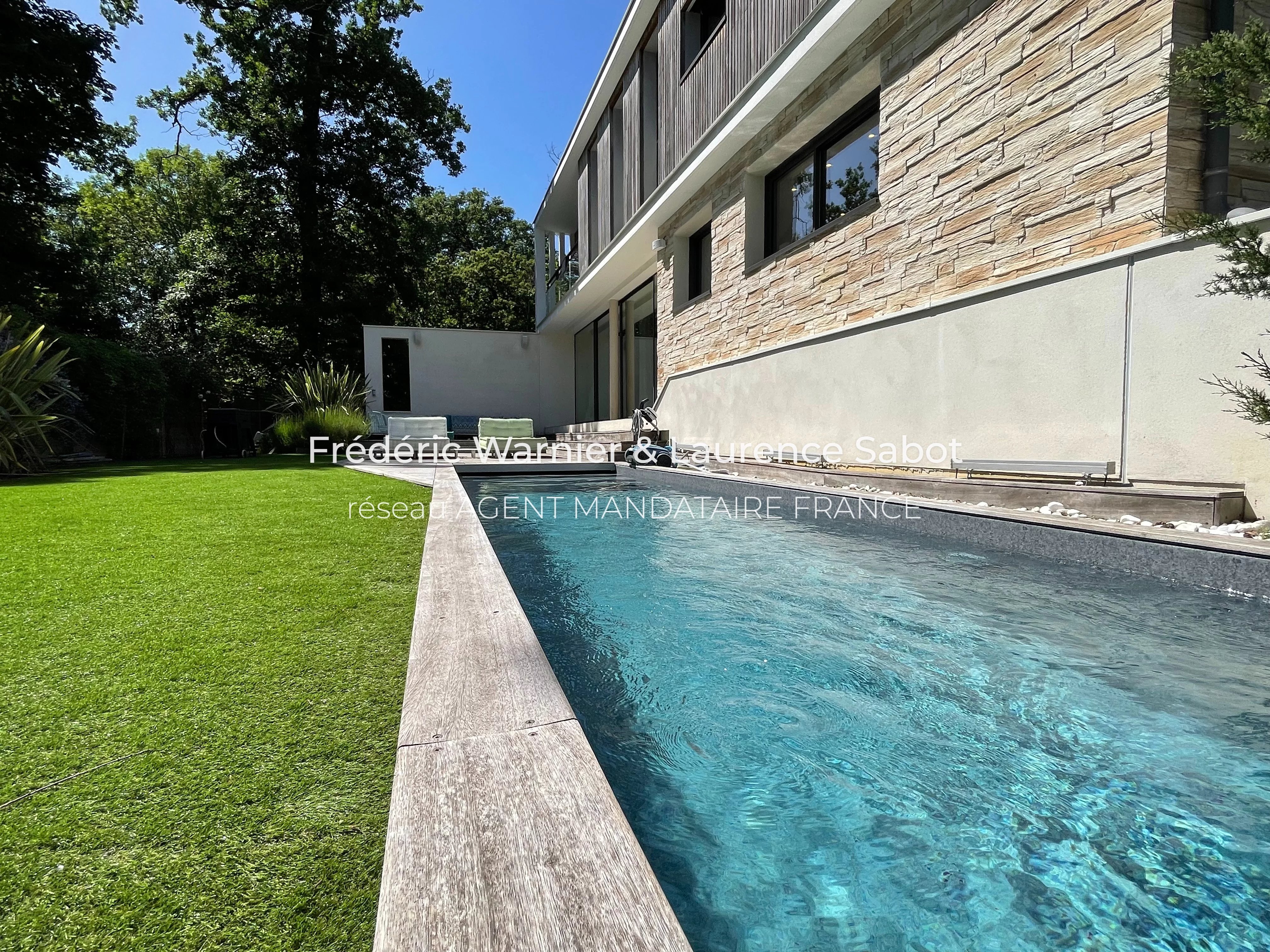 Agence immobilière de 