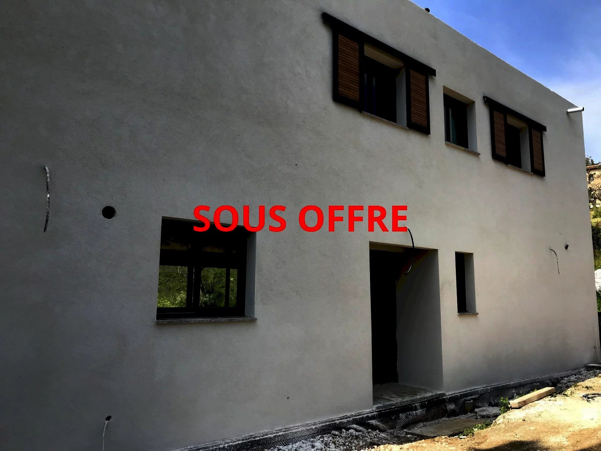OPIO Villa  contemporaine à terminer