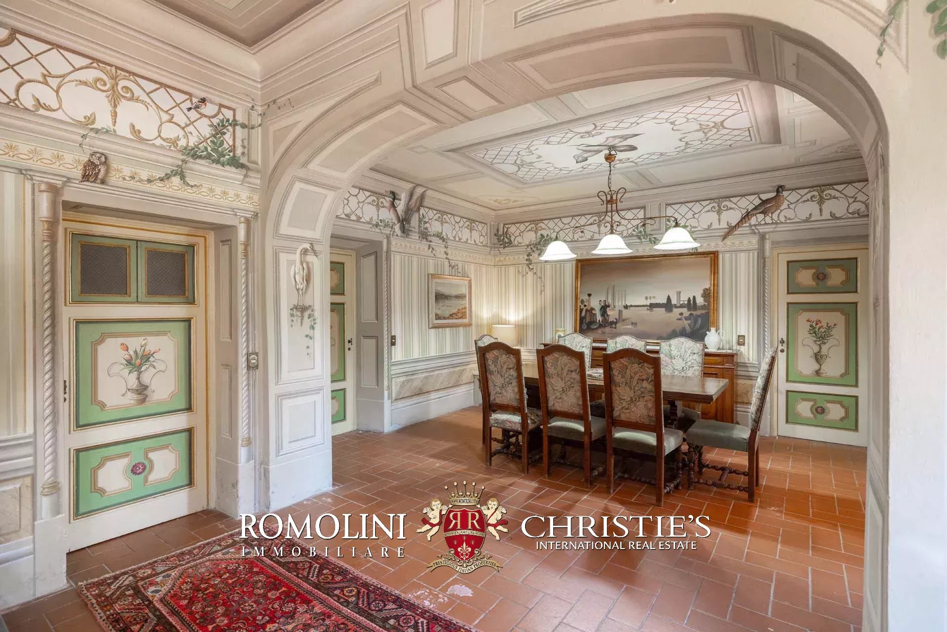 6 Bedroom Villa/Townhouse's Image 35