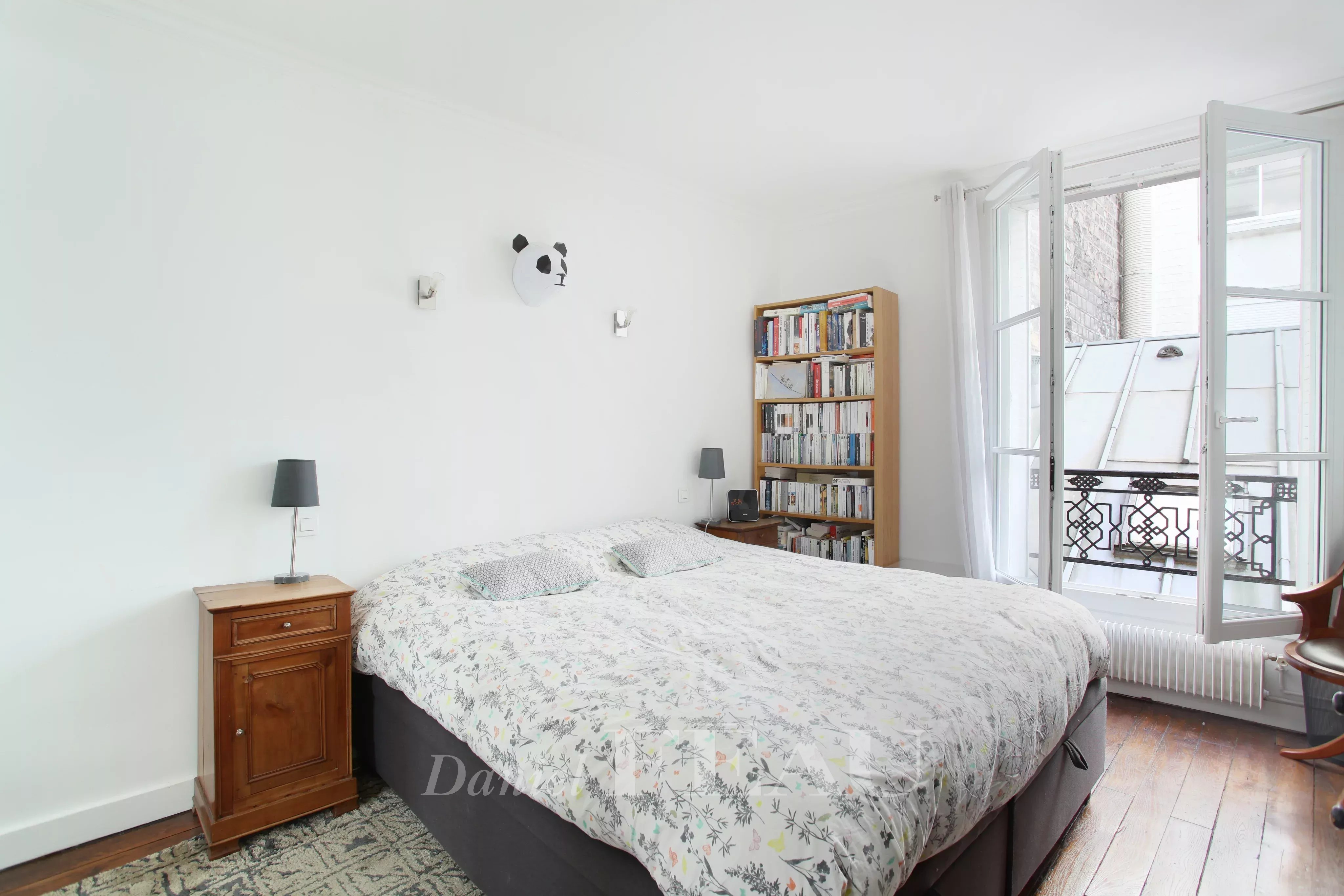Sale Apartment Paris 8th