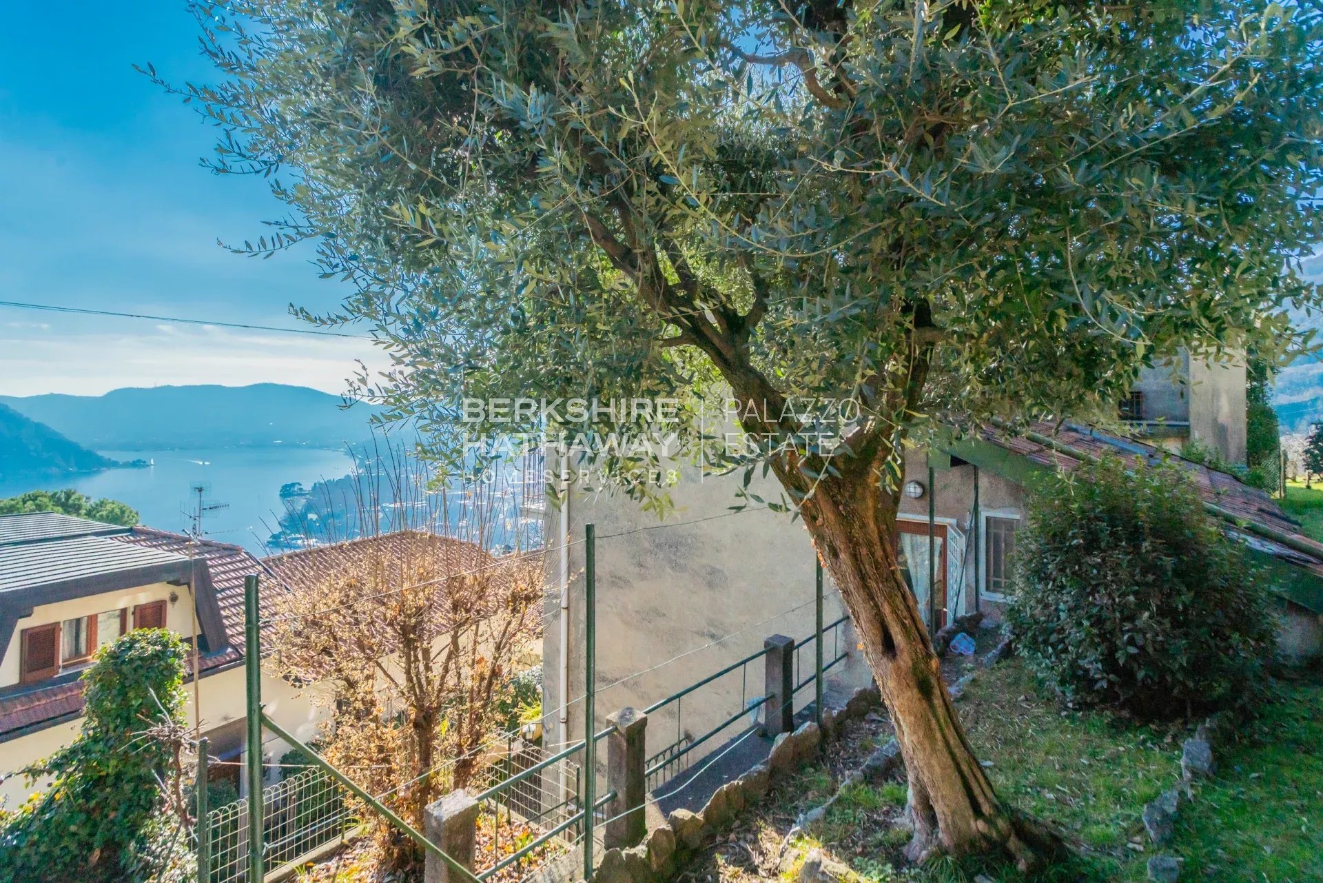 Casa a Cernobbio con vista lago e giardino