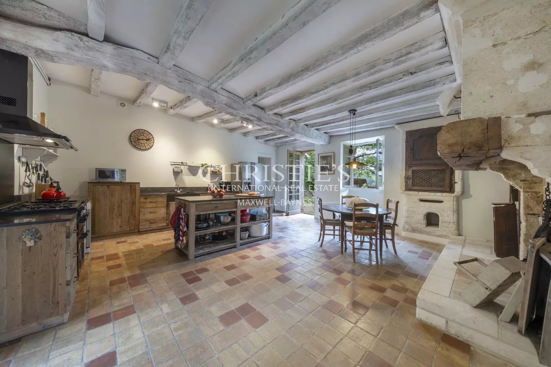 6 Bedroom Villa/Townhouse's Image 7