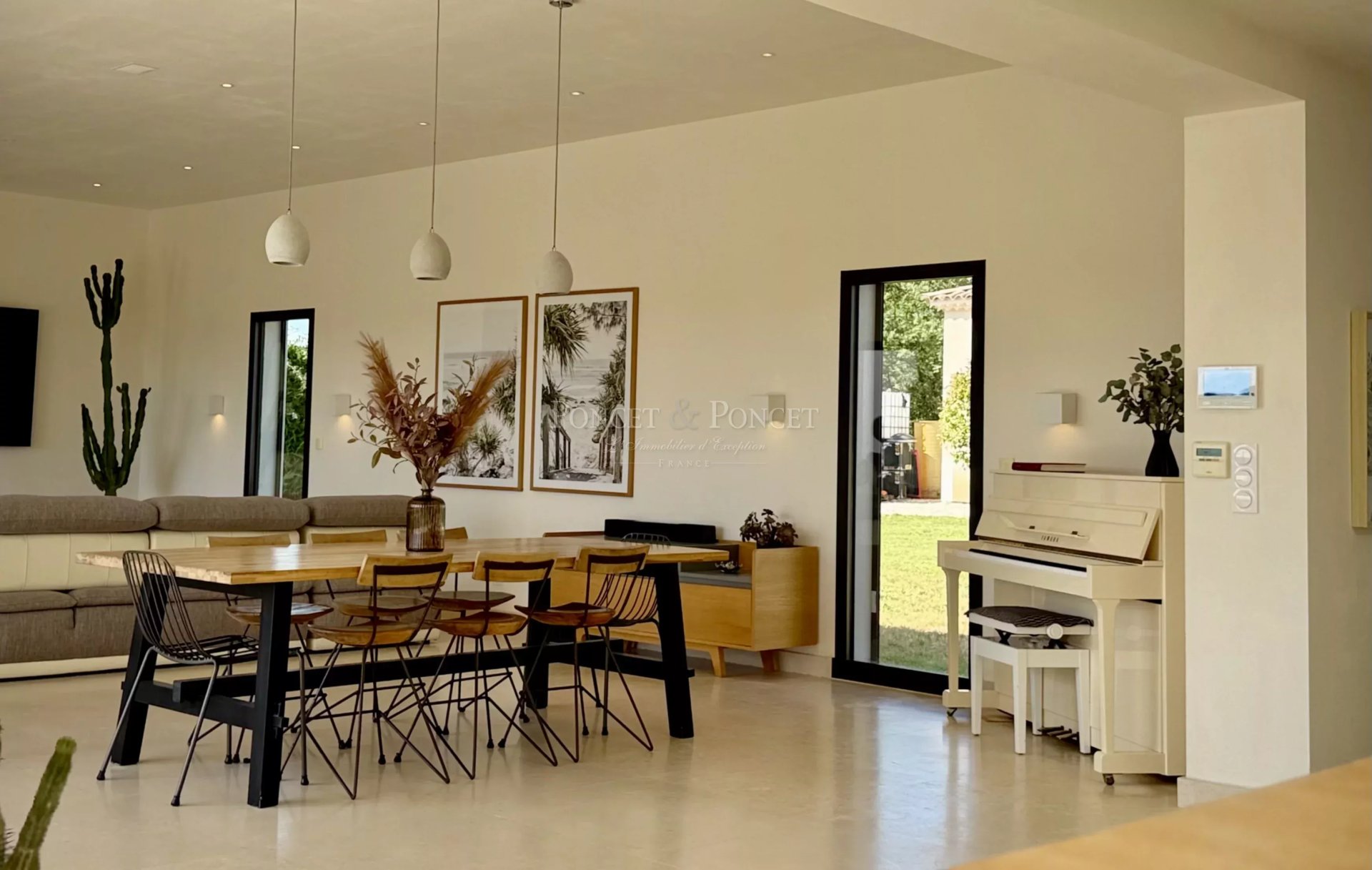 5 Bedroom Villa/Townhouse's Image 8