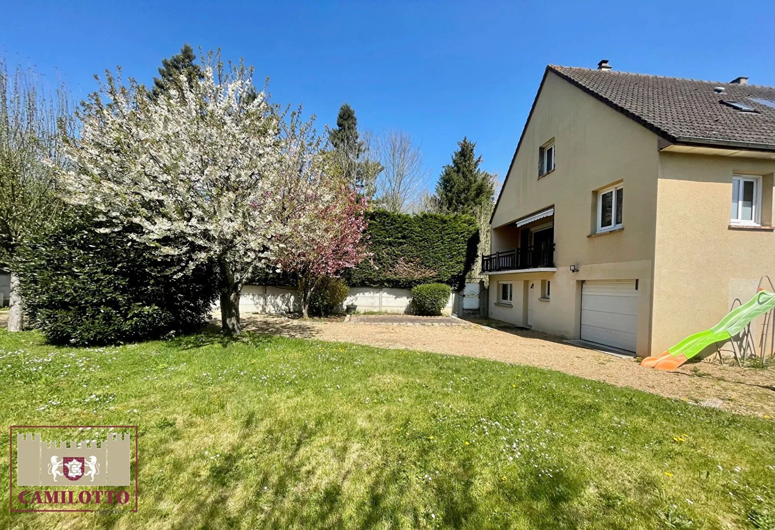 NOGENT LE ROI : Grande Maison à Proximité de la Gare d'Épernon 4 CHAMBRES - ECOLES ET COMMERCES A PIED