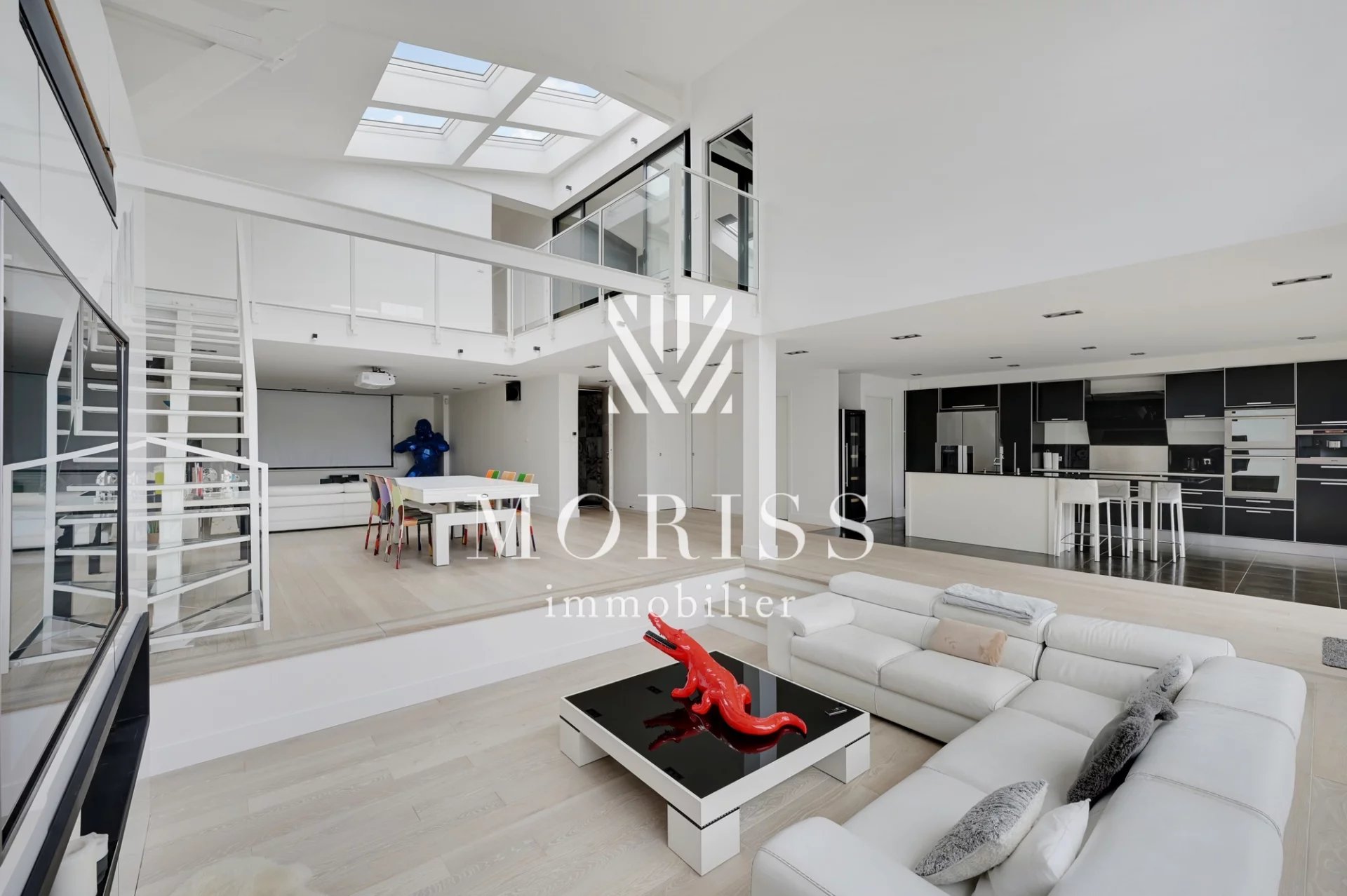 Saint Cloud Montretout / 4 Chambres /Maison de Luxe/ Piscine ext - Image 1