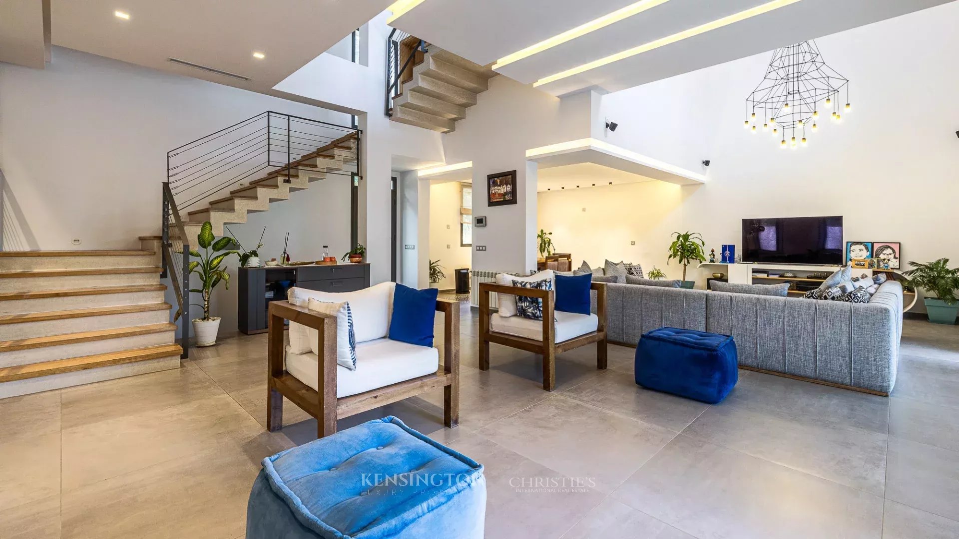 8 Bedroom Villa/Townhouse's Image 27