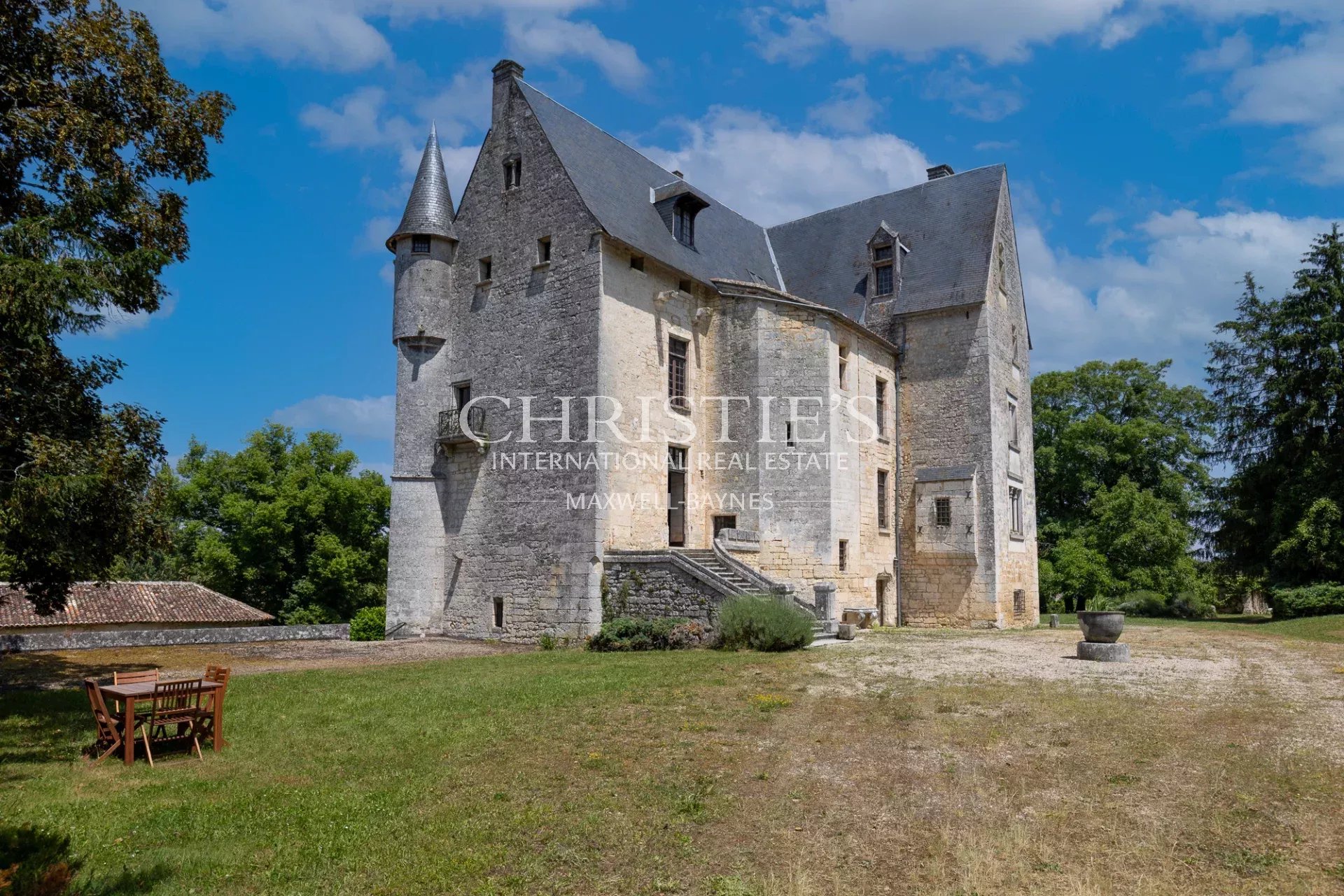 9 Bedroom Chateau's Image 36