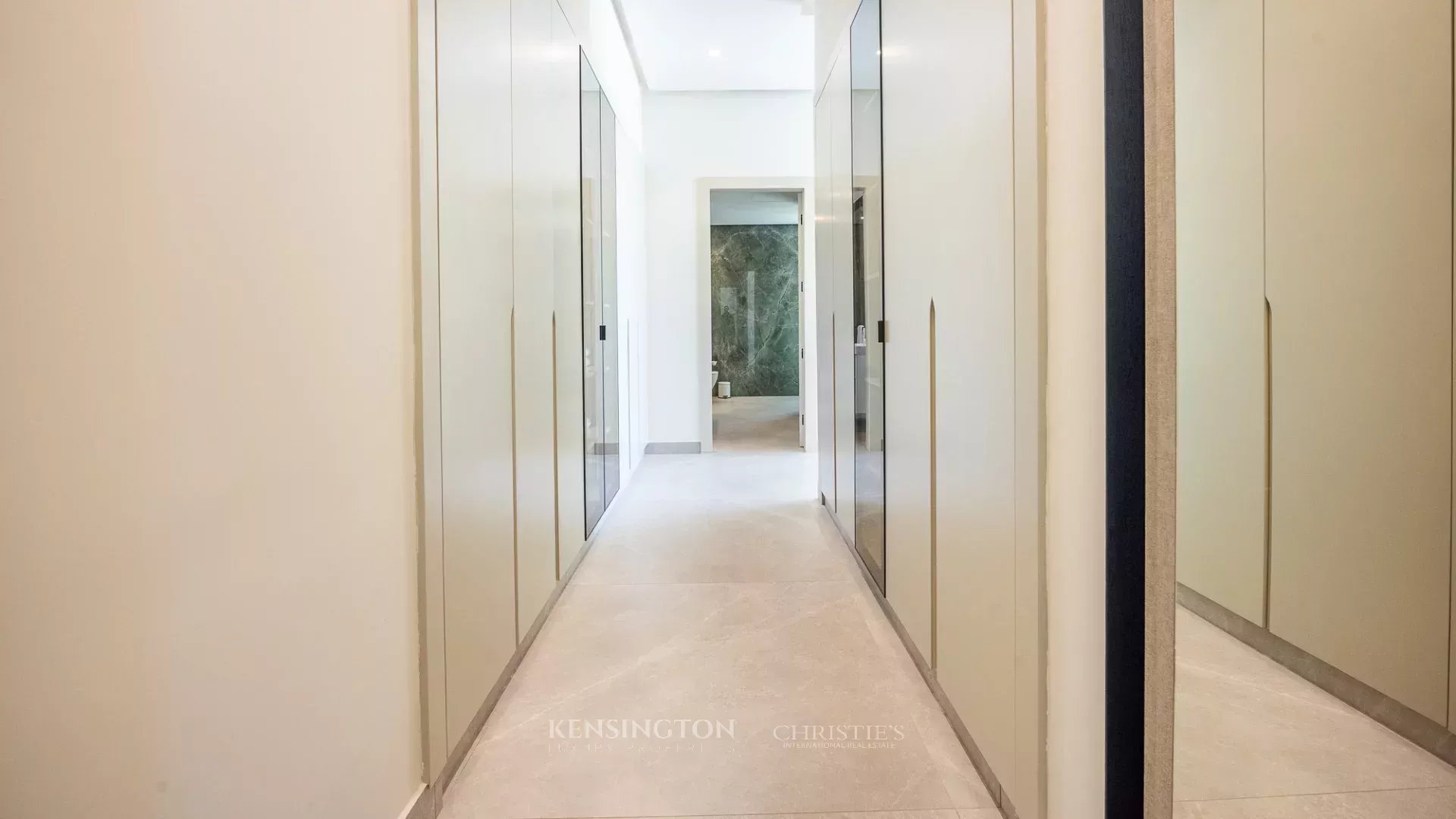 8 Bedroom Villa/Townhouse's Image 56