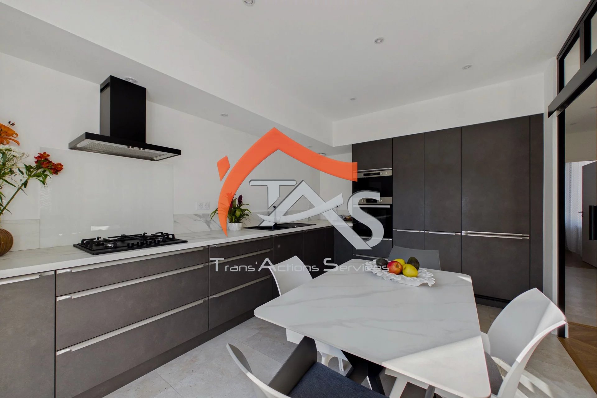 Maison de ville type F4/F5 avec garage - Photo 4