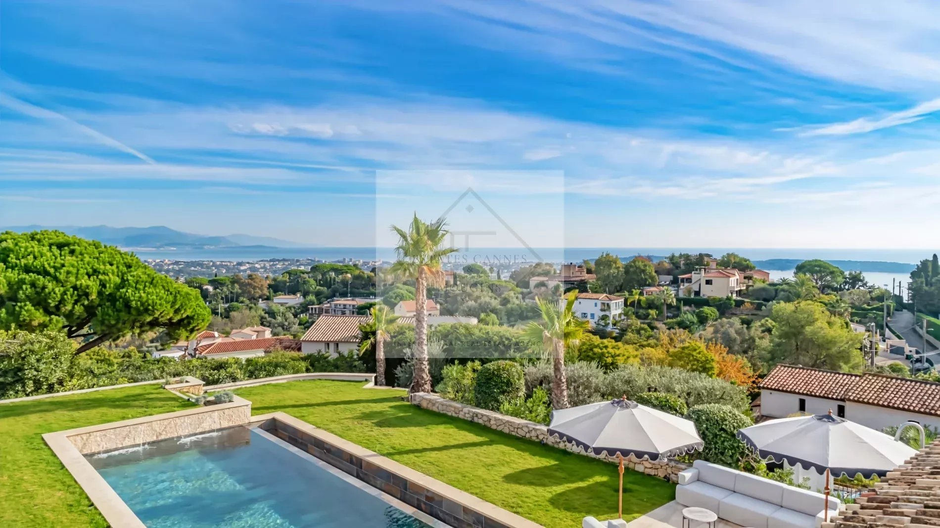 SUPER CANNES — EXCEPTIONAL BRAND-NEW CONTEMPORARY VILLA WITH PANORAMIC SEA VIEWS — photo 30