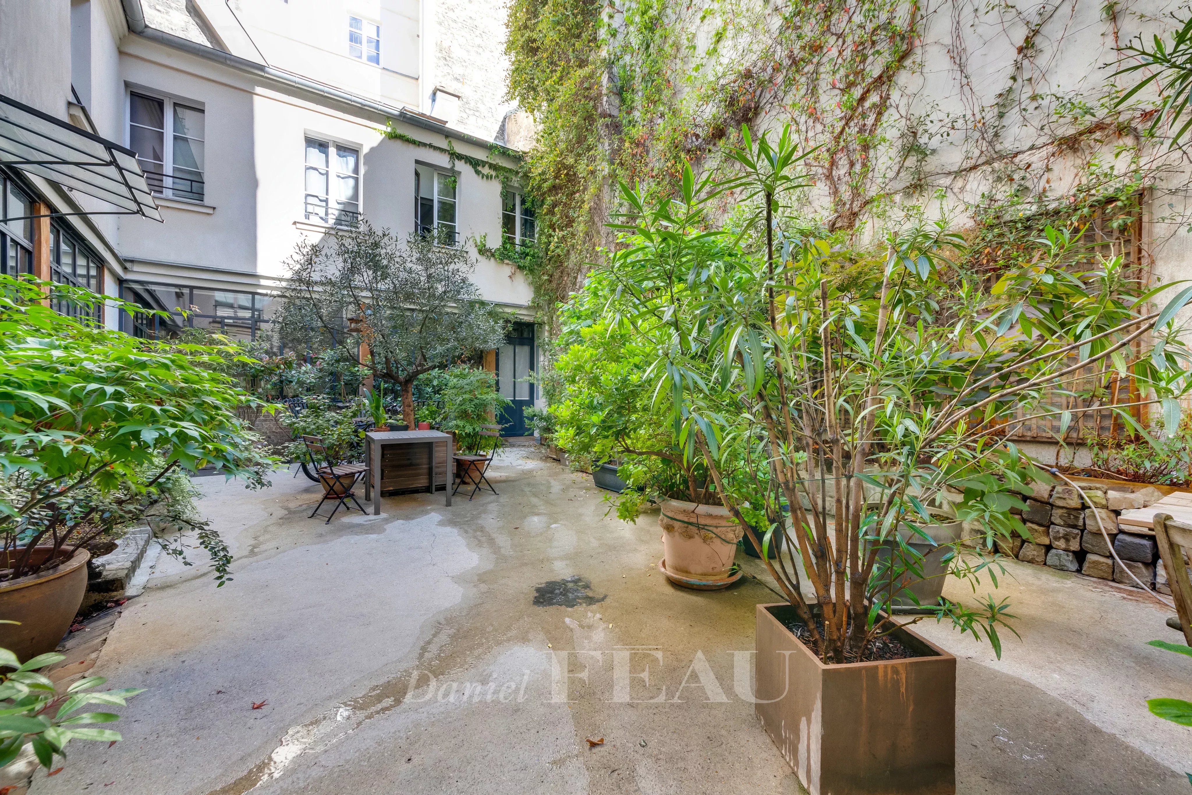 Sale Apartment Paris 3rd