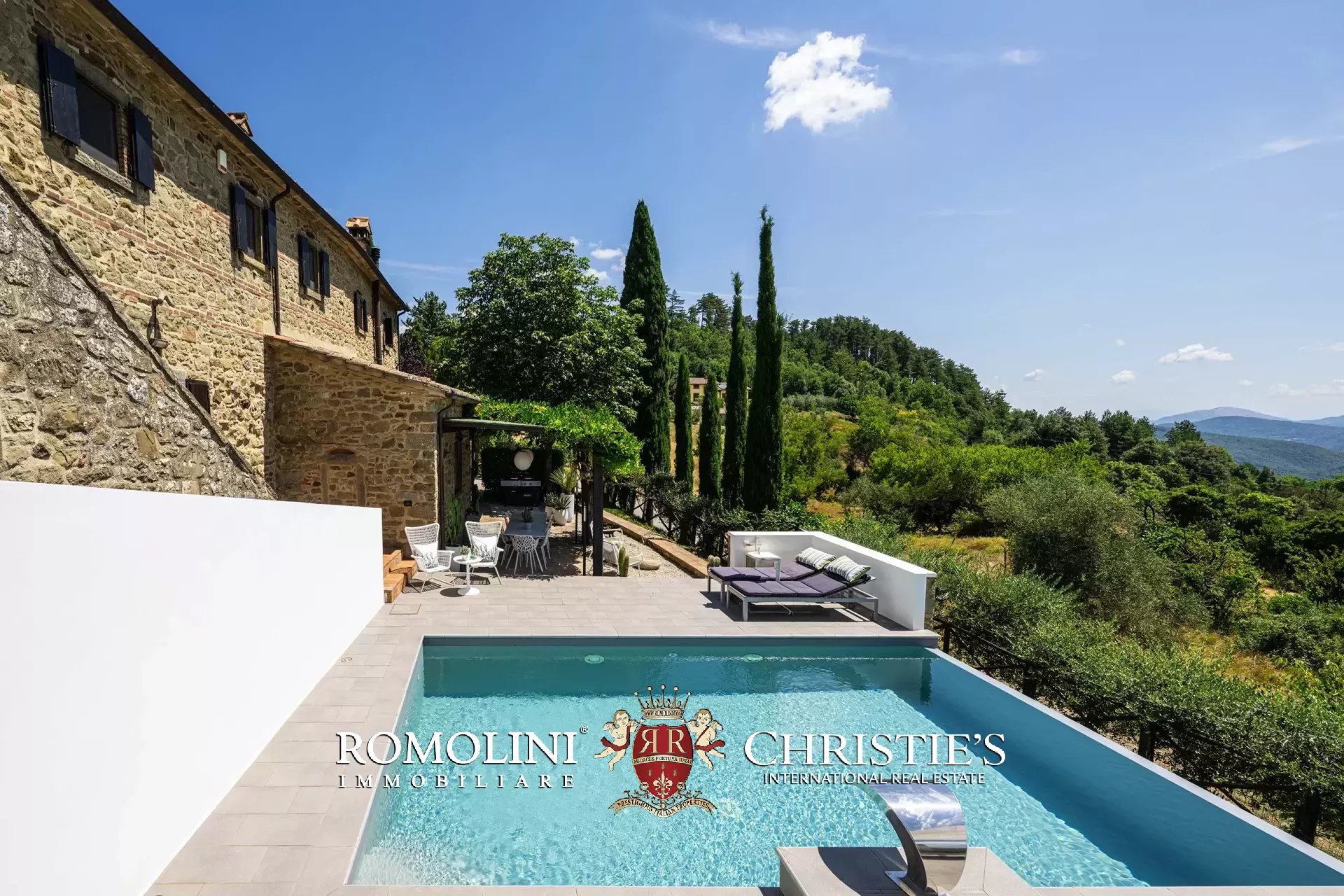 6 Bedroom Villa/Townhouse's Image 4