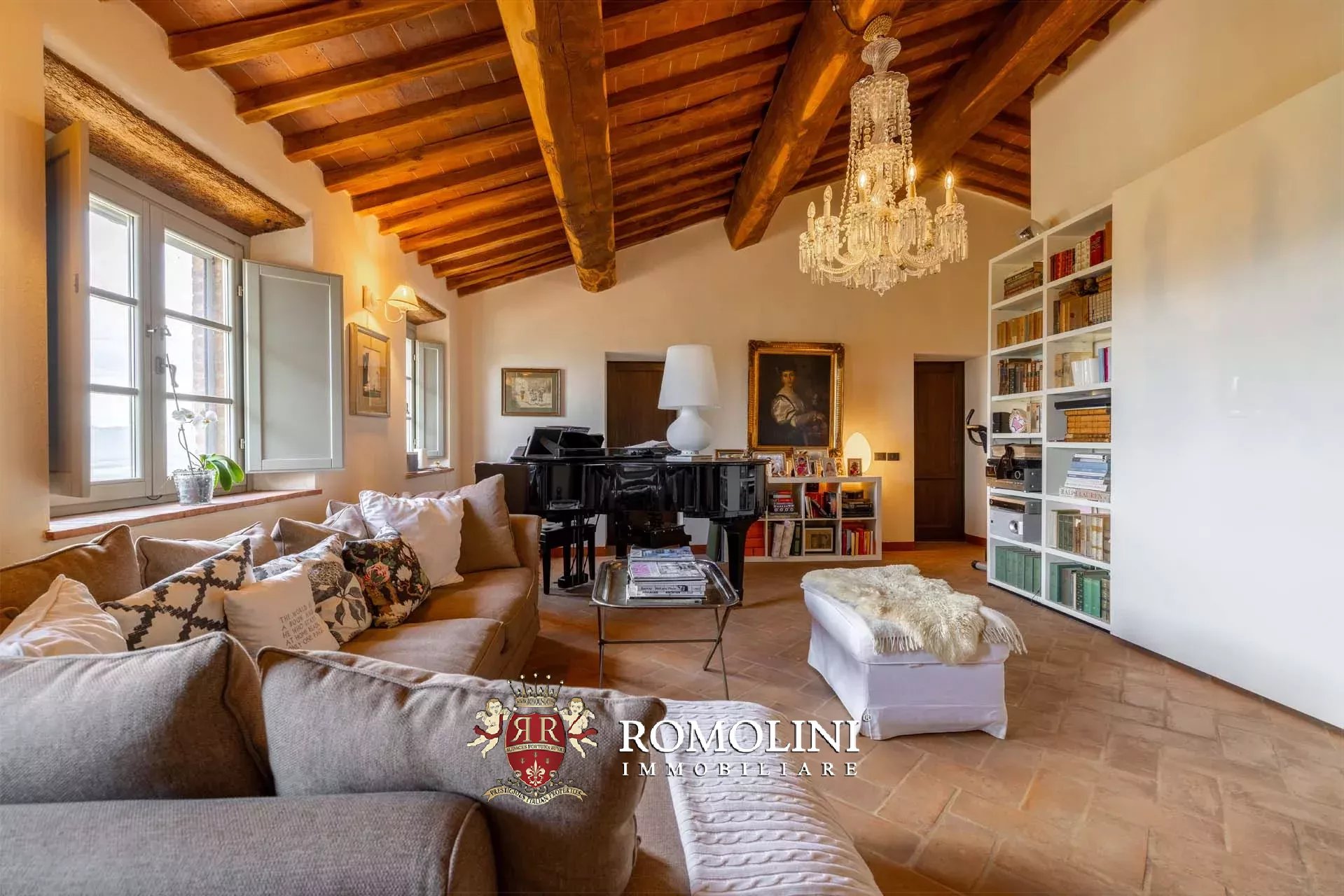6 Bedroom Villa/Townhouse's Image 45