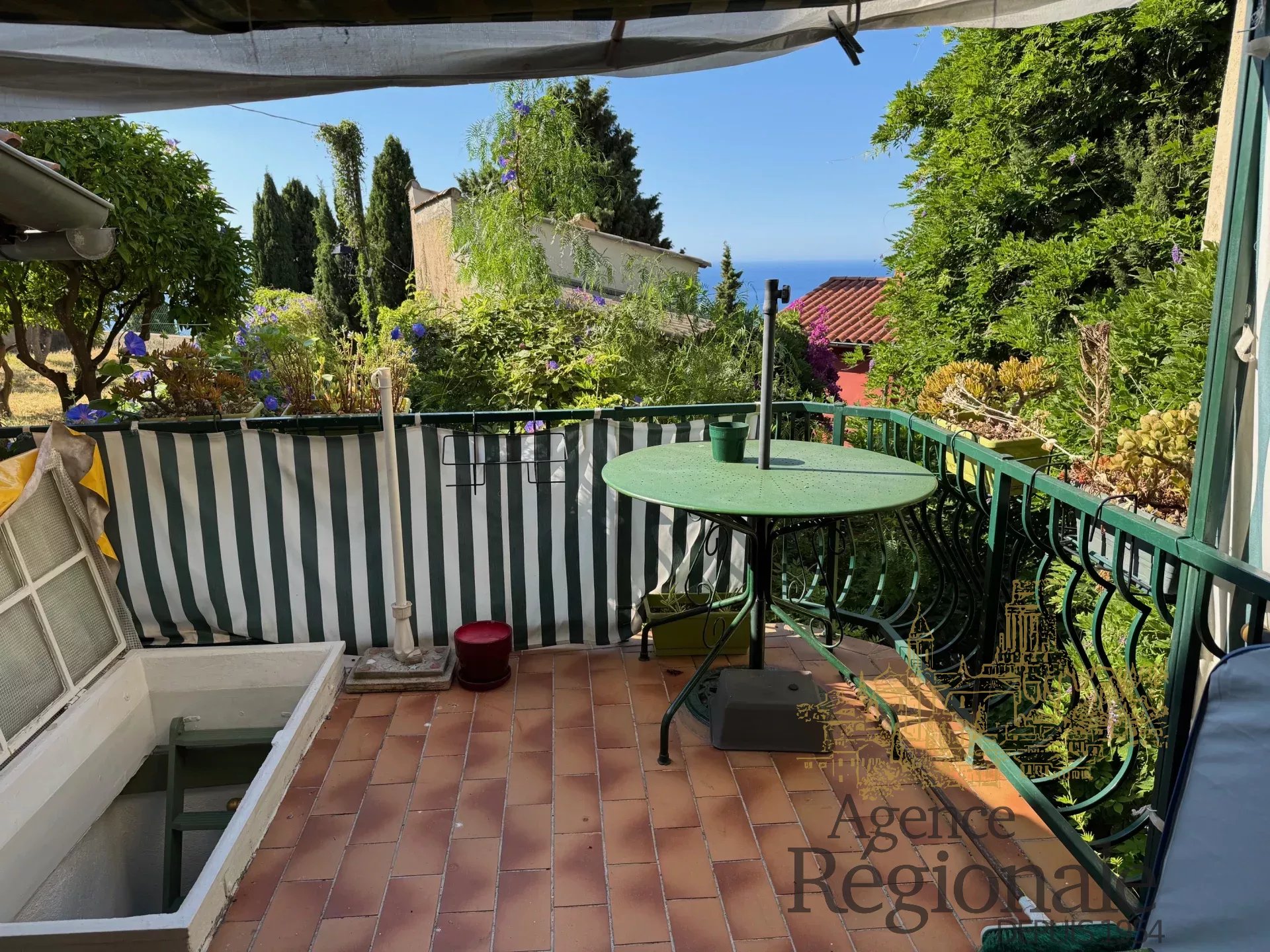 RCM : Studio avec solarium, vue mer