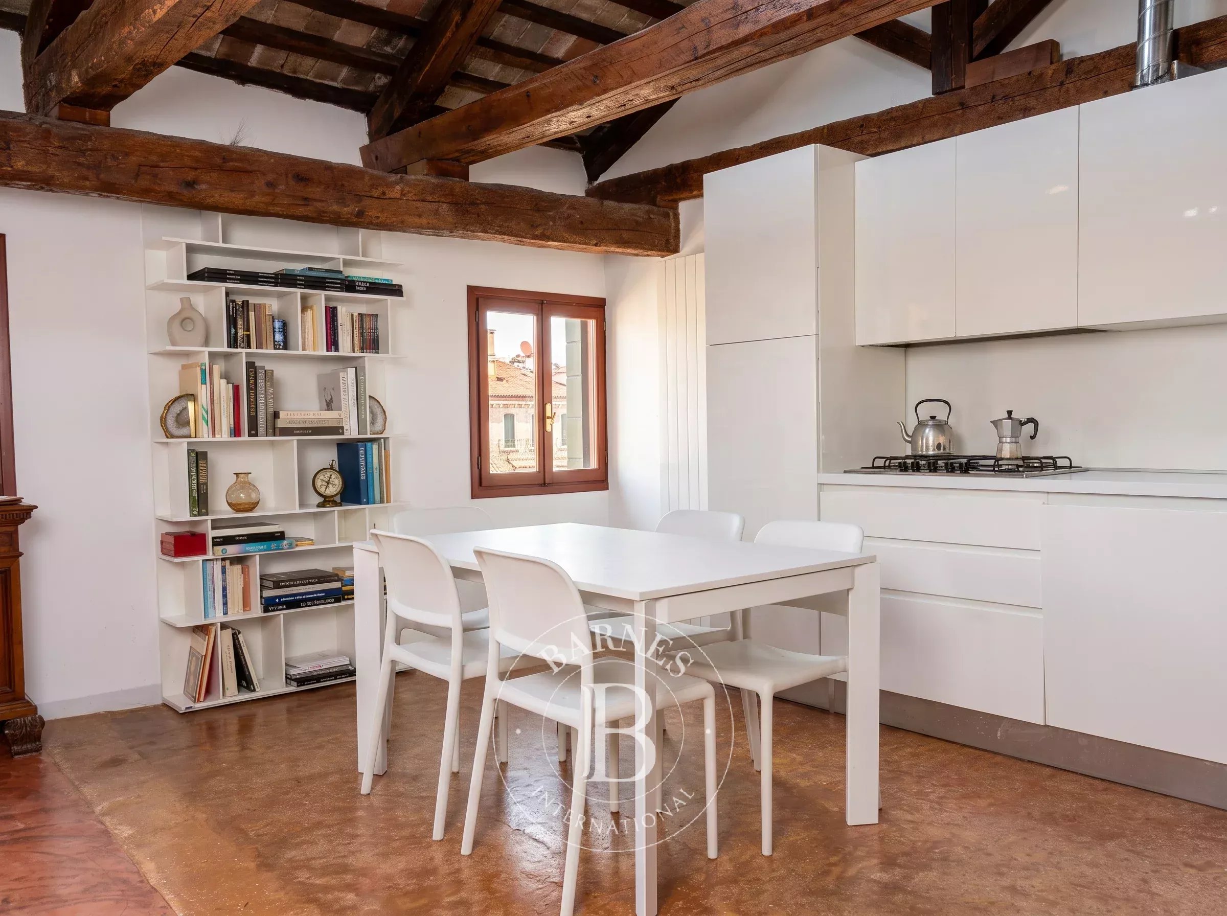 Elegante loft con travi a vista a Castello [Fosse settiche]