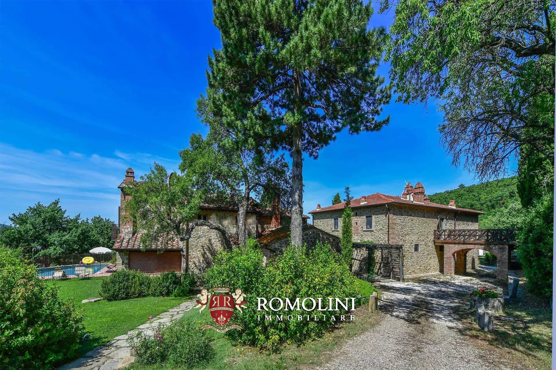 16 Bedroom Vineyard's Image 19