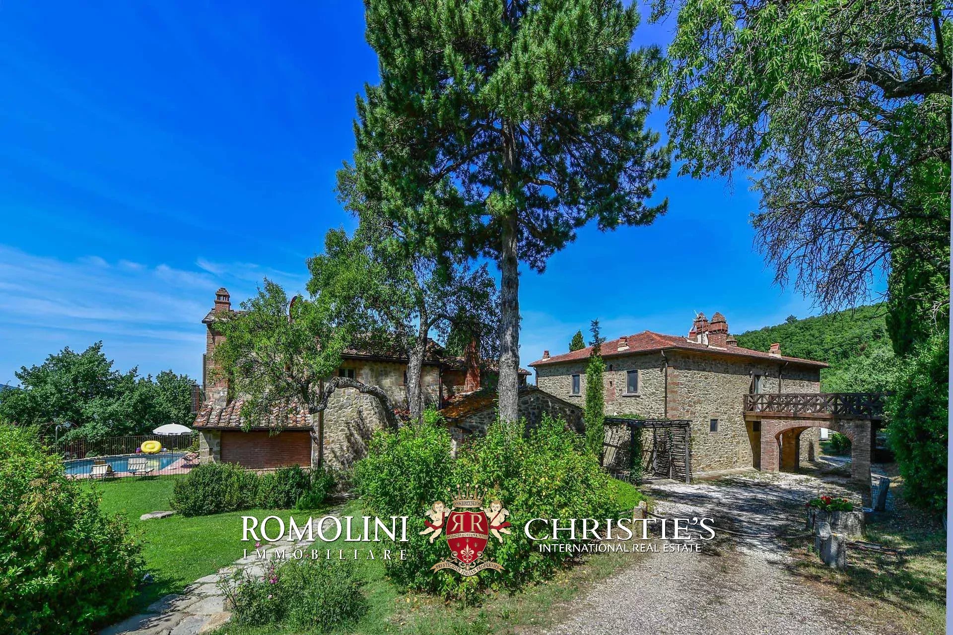 16 Bedroom Vineyard's Image 19