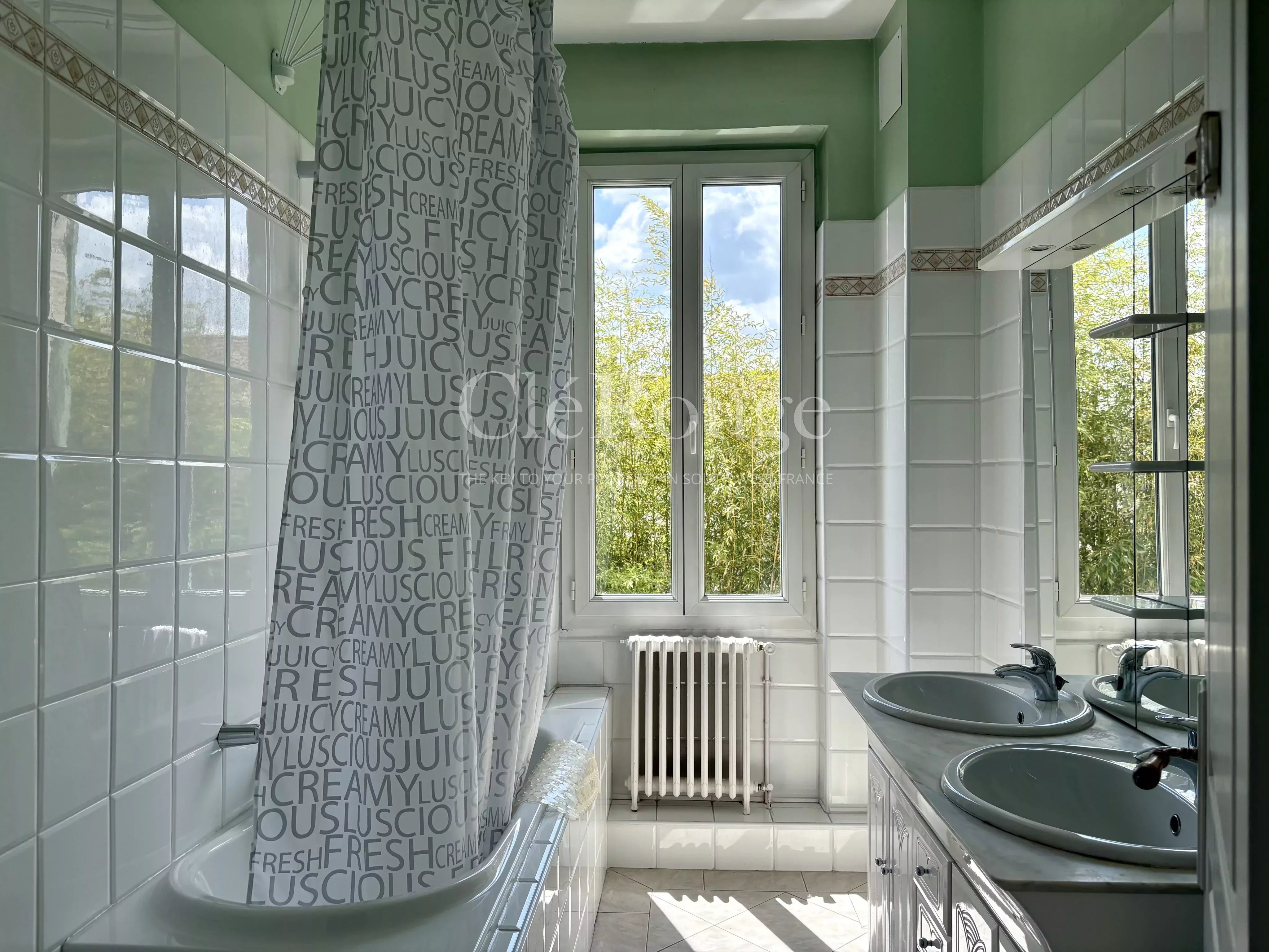 Au coeur d'Agen  Élégante demeure en pierre avec gîte, piscine et la liberté de créer, d'y vivre ou de louer.