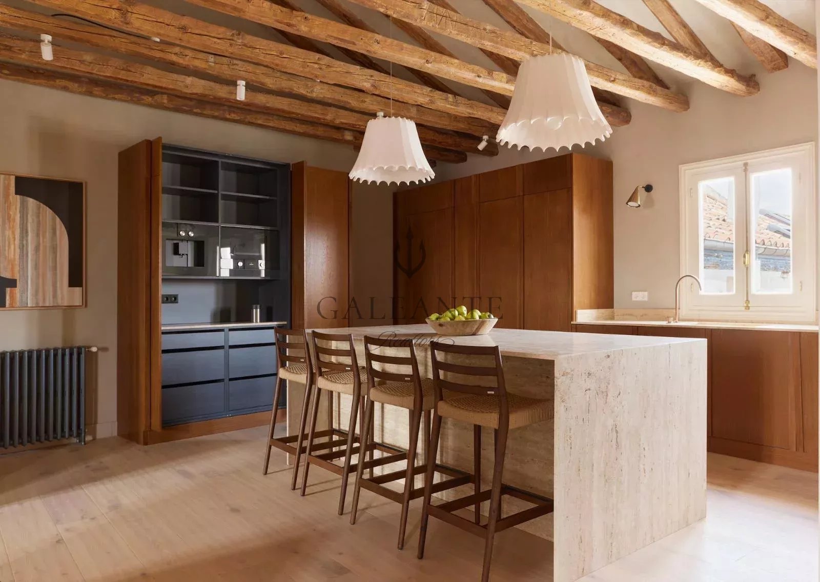 ARCHITECTURAL MASTERPIECE IN A JUSTICIA PALACE: 6-METER CEILINGS & PARISIAN CHARM - Image 3