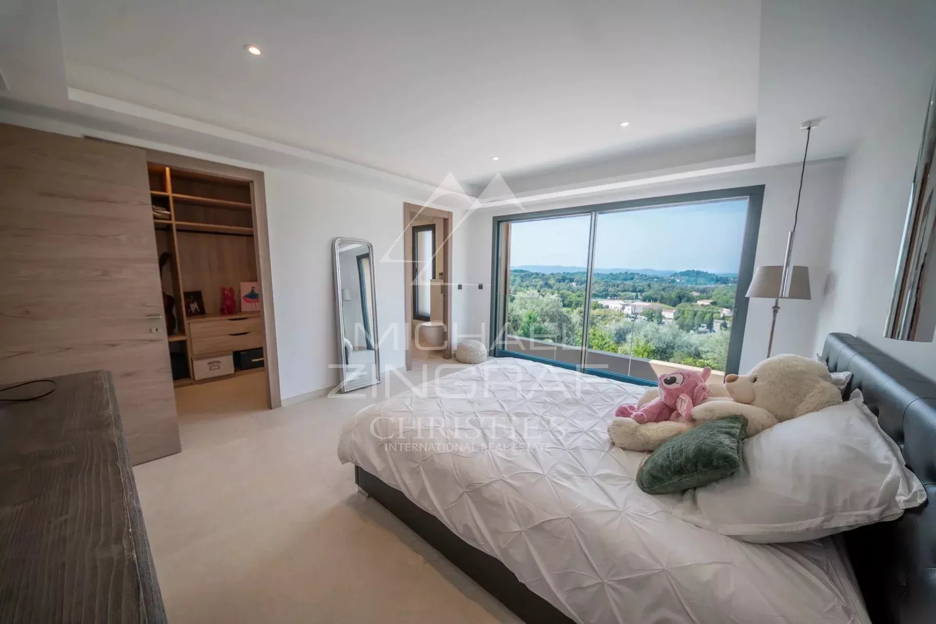5 Bedroom Villa/Townhouse's Image 5
