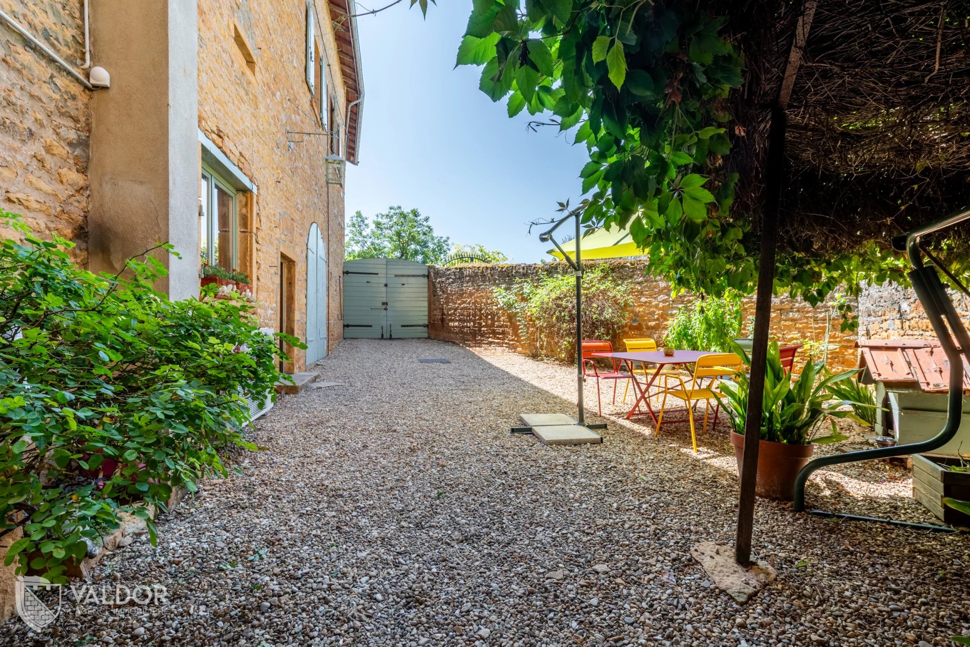 Propriété en pierres avec vue panoramique