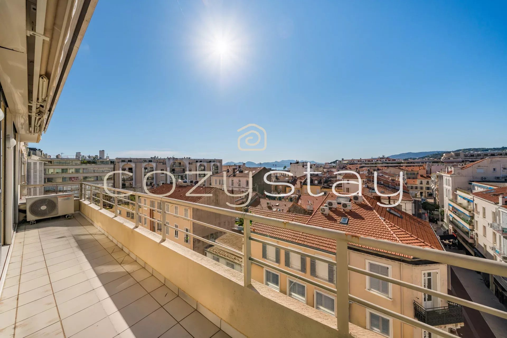 Beau 3 pièces, dernier étage, vue panoramique, Cannes Croisette