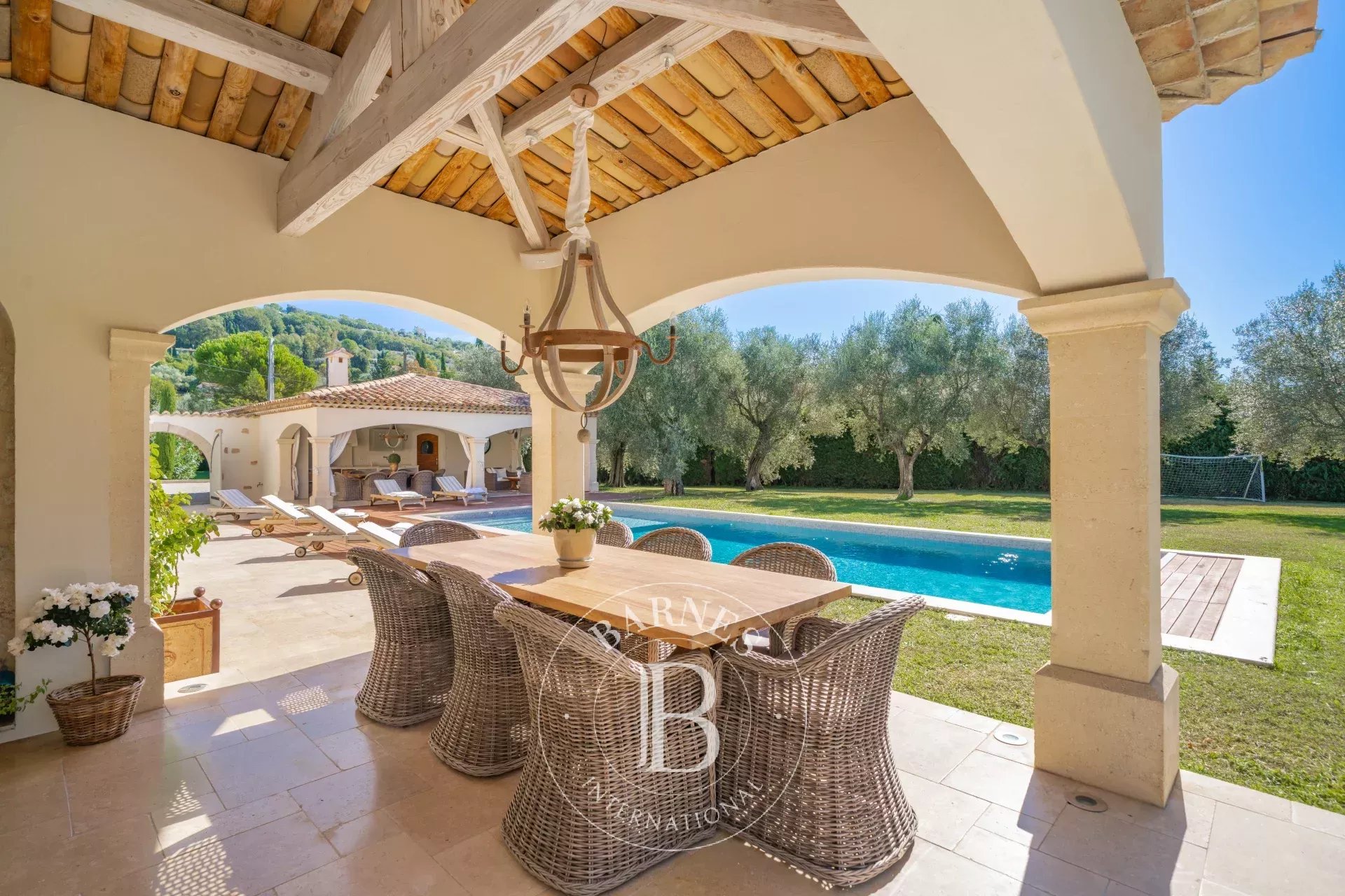 Ev Mougins - picture 13