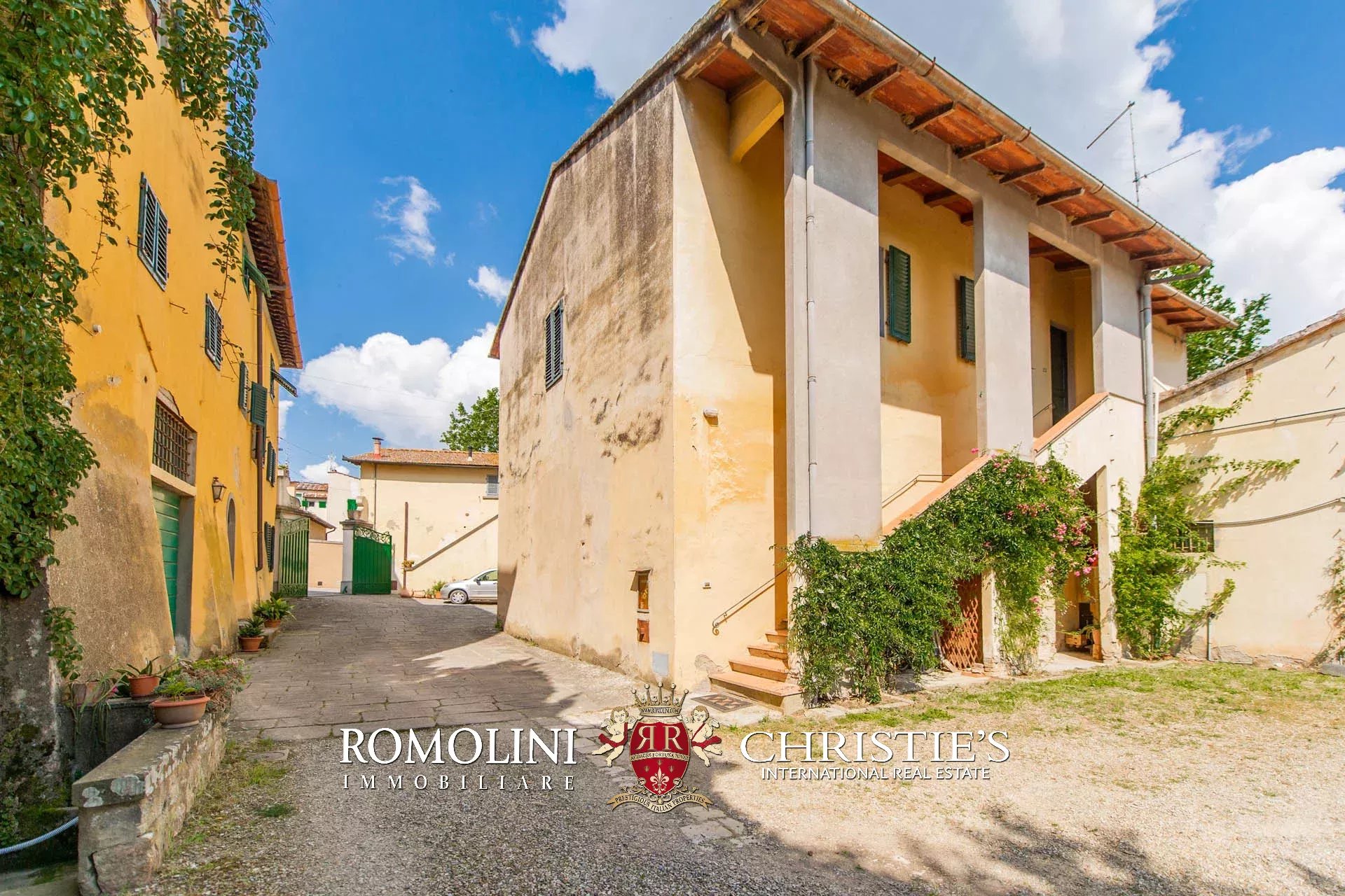 16 Bedroom Vineyard's Image 32