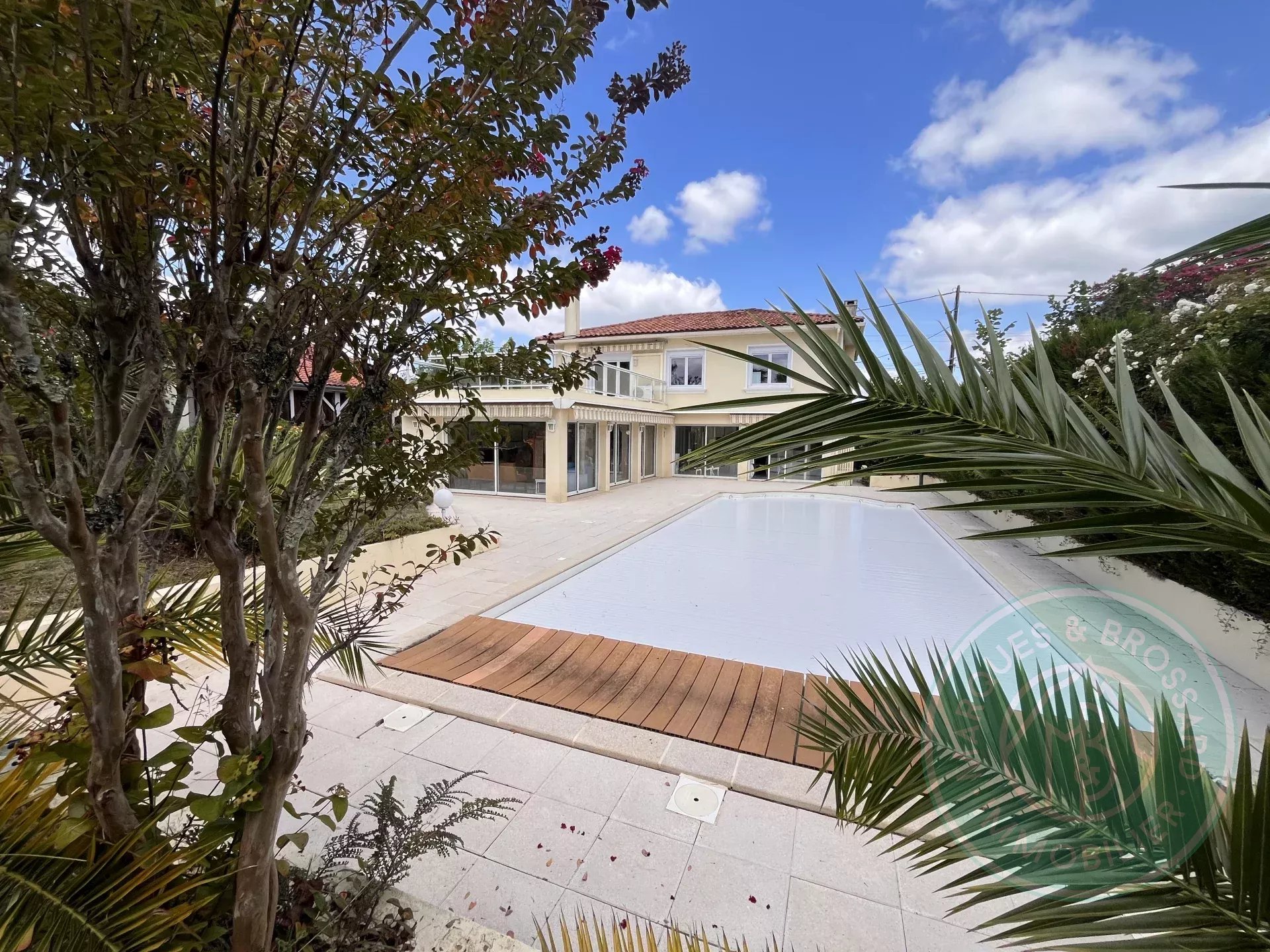 Agence immobilière de 