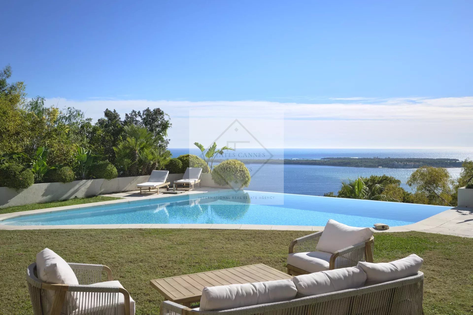 Villa à Cannes dans le quartier de la Californie — photo 22