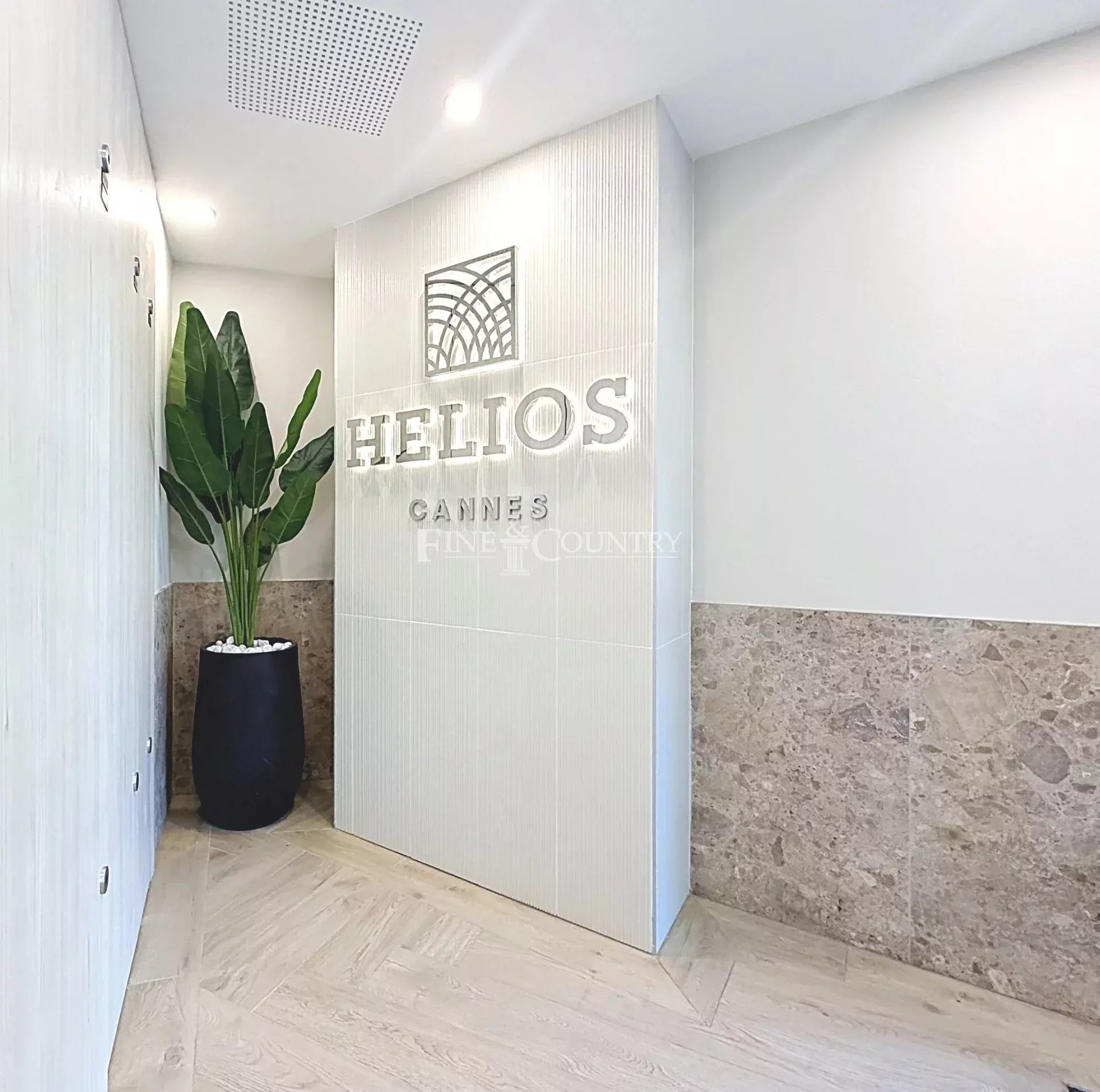 Photo of APPARTEMENT FOR SALE CANNES SEA VIEW