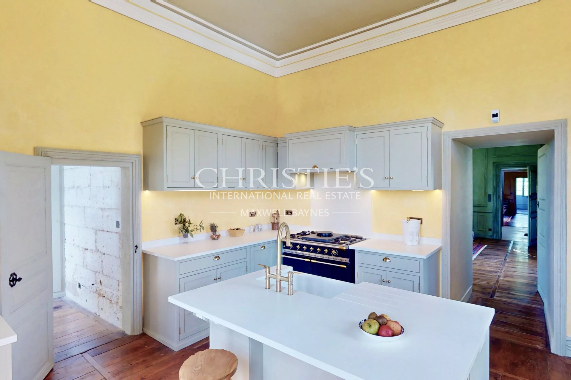 6 Bedroom Chateau's Image 5