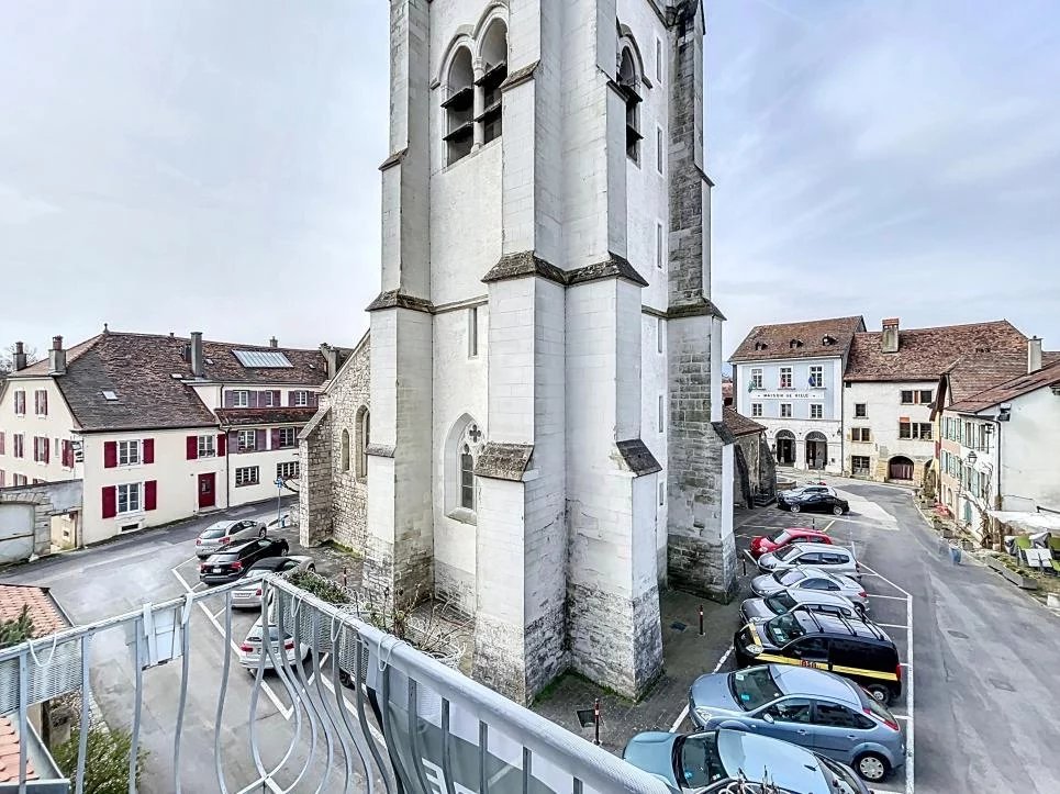Grande maison à rénover au cœur du village ! Magnifique vue !