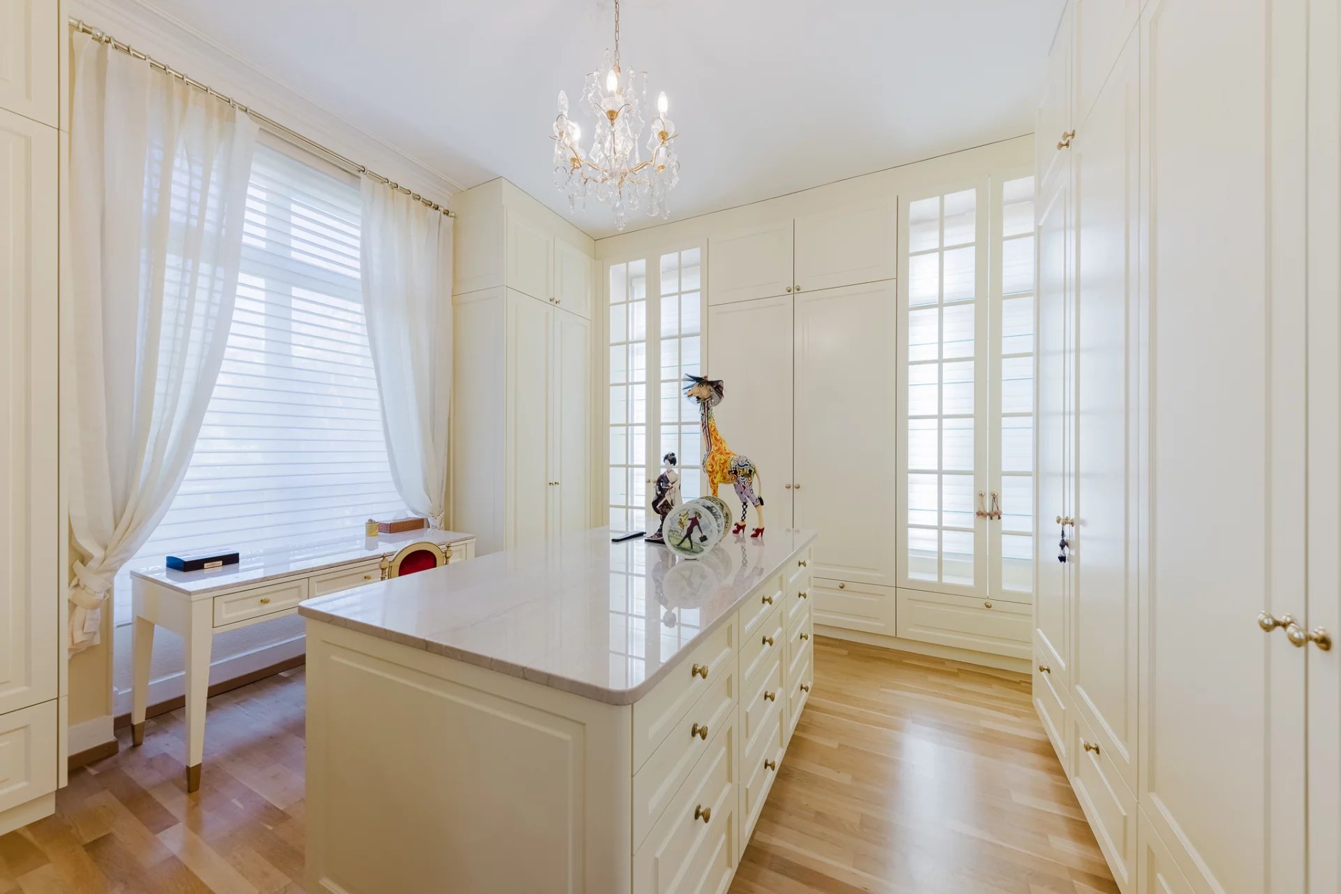 Magnifique Hôtel Particulier, jardin enchanteur, à deux pas du lac