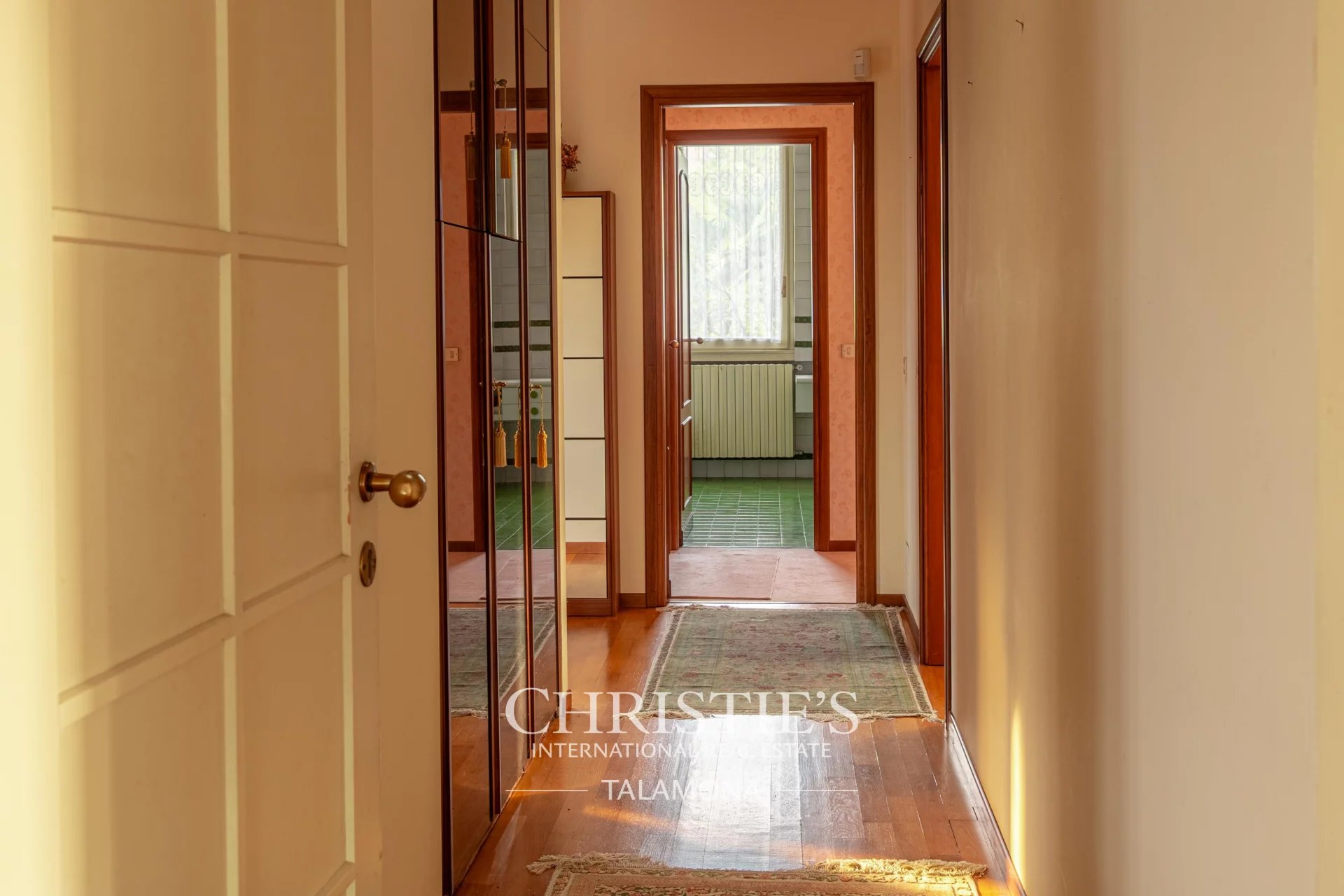 6 Bedroom Villa/Townhouse's Image 19