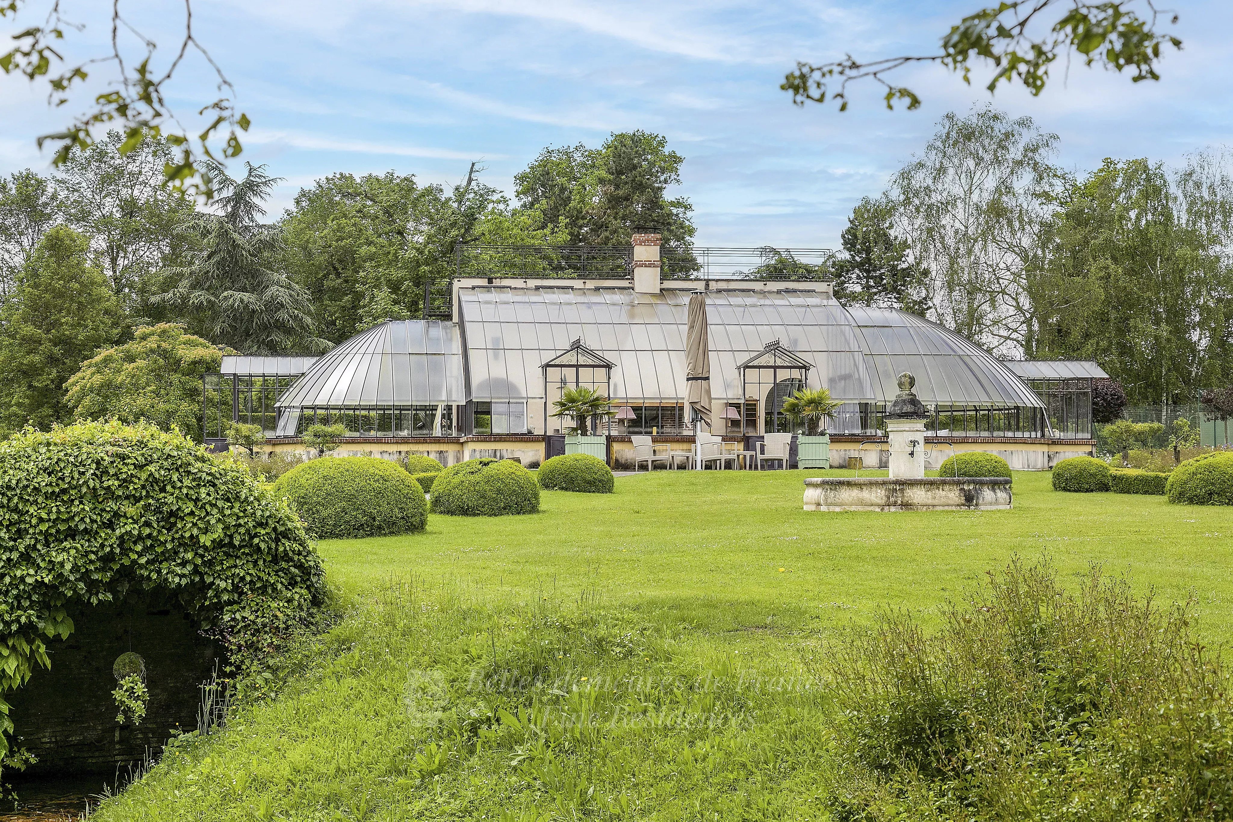 Remarquable domaine de 7ha niché au coeur de la Puisaye, Bourgogne.