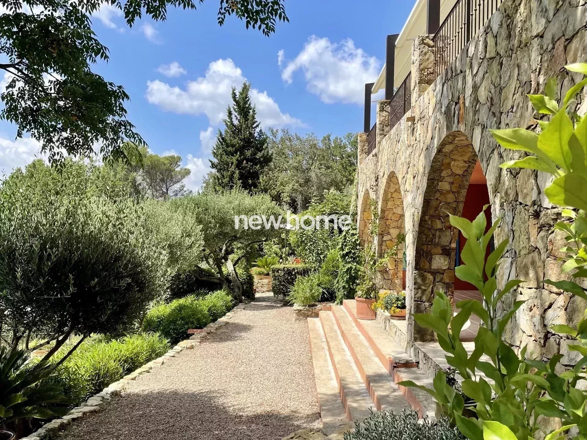 Magnifique villa avec vue panoramique à Lorgues