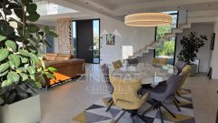 Contemporary Villa in a Desirable Residential Area in Roquefort-les-Pins — photo 4 of 4