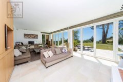 MENTON – EXCEPTIONAL VILLA IN A QUIET AND PRESTIGIOUS AREA — photo 6 of 7
