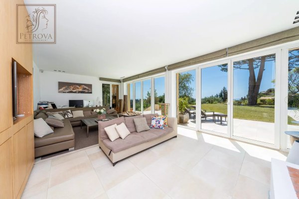 MENTON – EXCEPTIONAL VILLA IN A QUIET AND PRESTIGIOUS AREA — photo 6