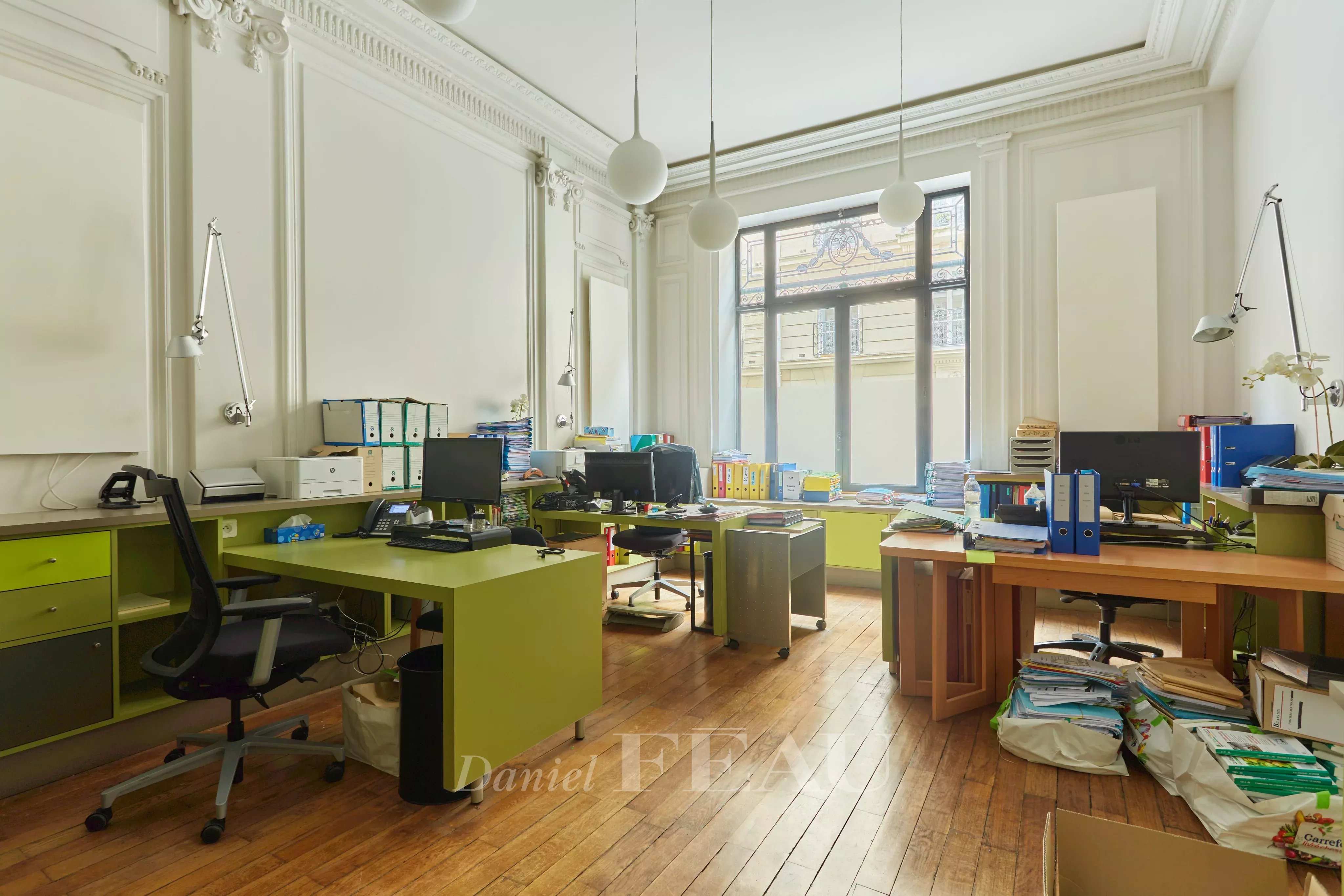 Parquet, moulures et 3,80m de hauteur sous plafond